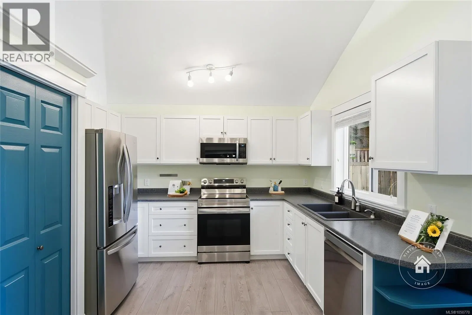 Photo 5 of 47 at 4310 Ashbury Place