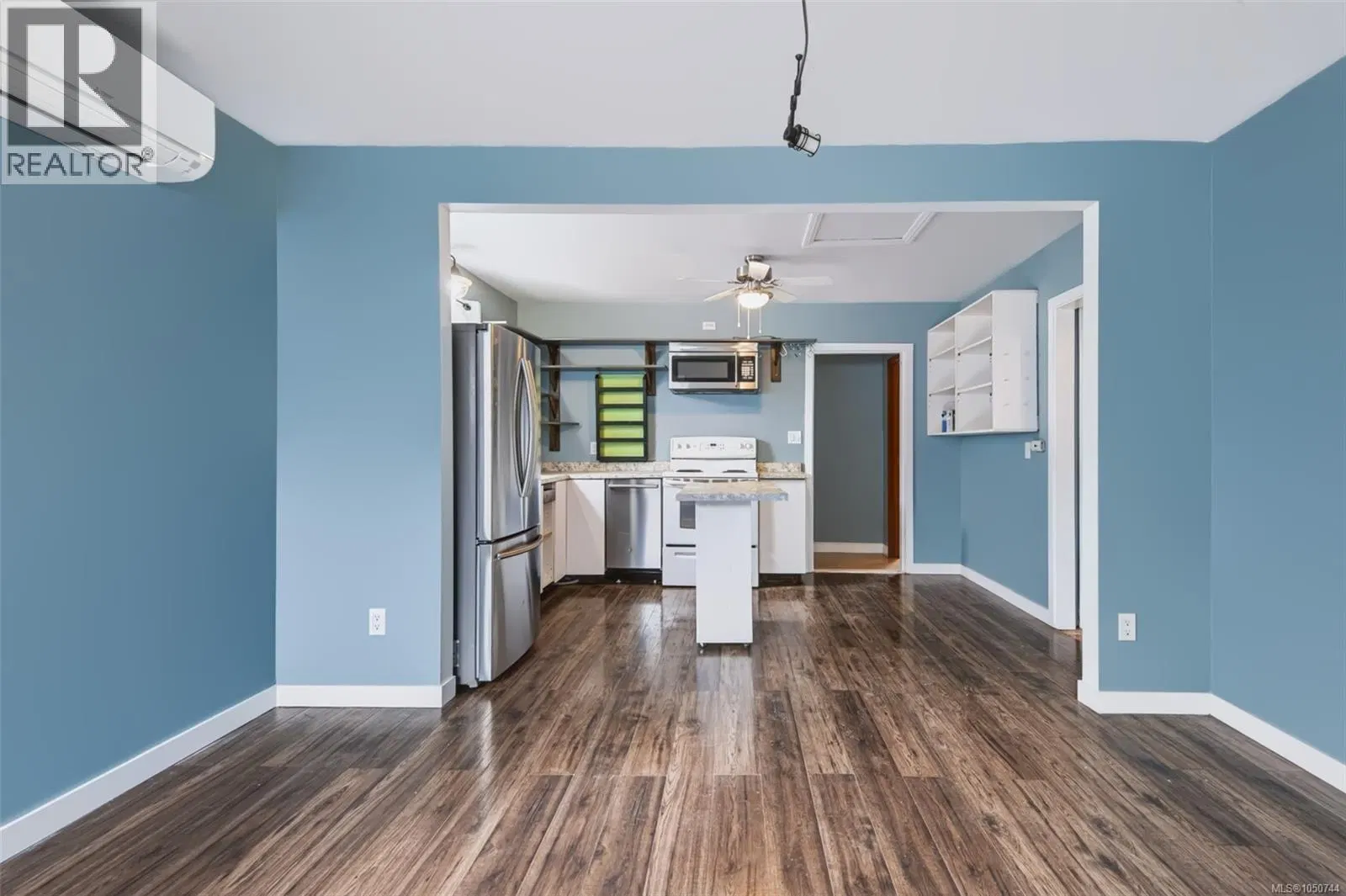 Photo 5 of 19 at 3642 15th Avenue