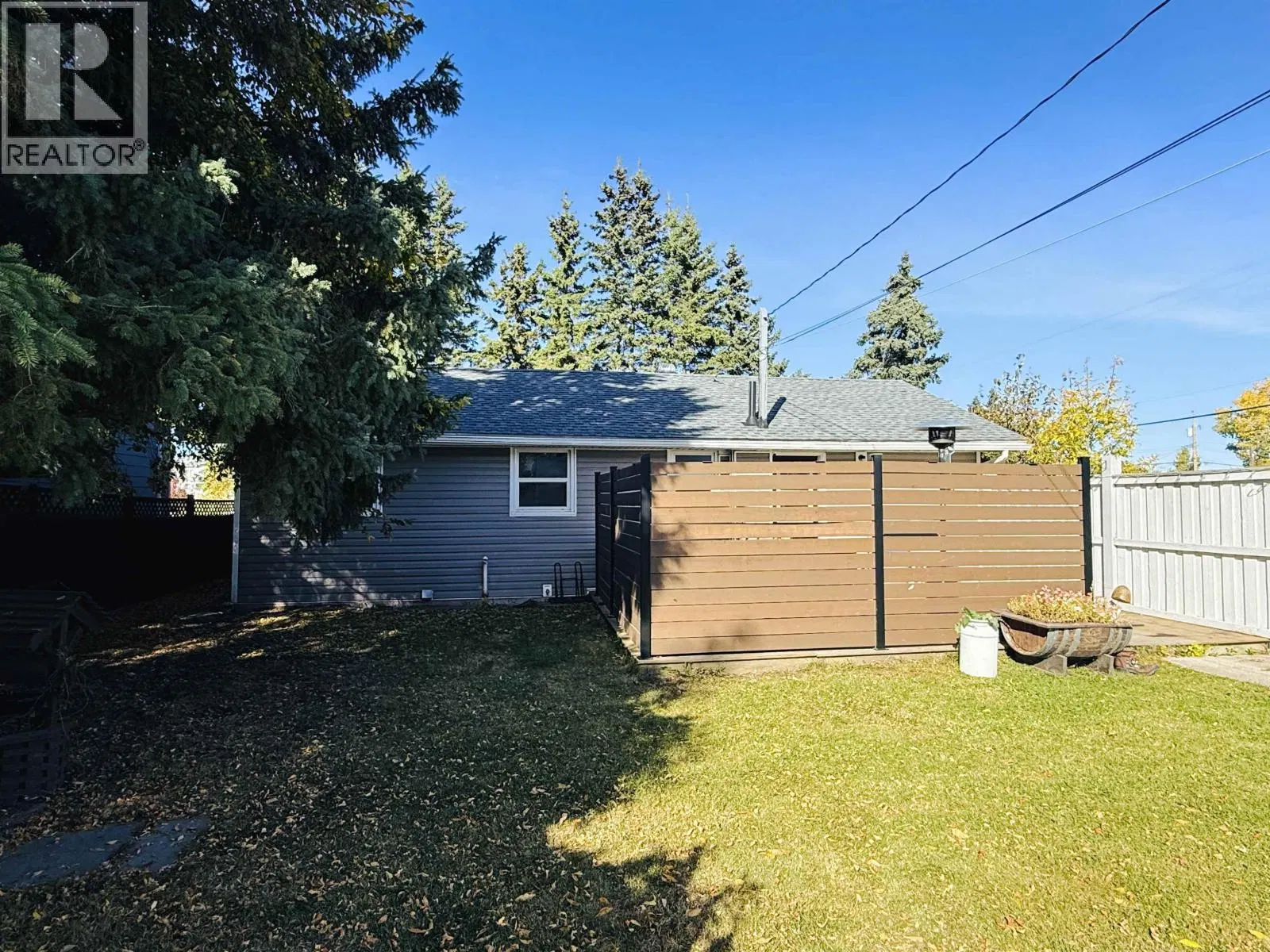 Photo 3 of 26 at 9203 104 Avenue