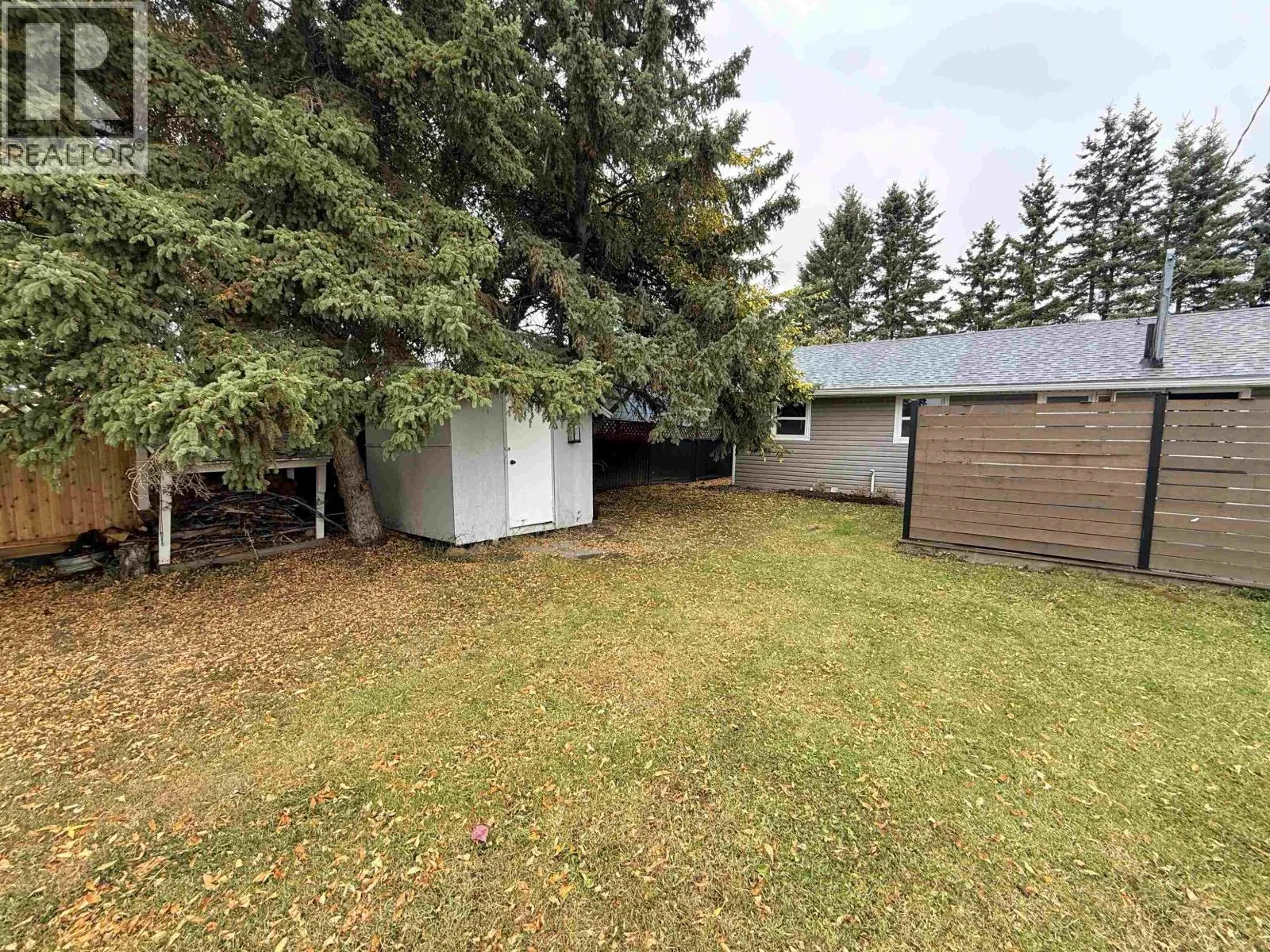 Photo 4 of 26 at 9203 104 Avenue