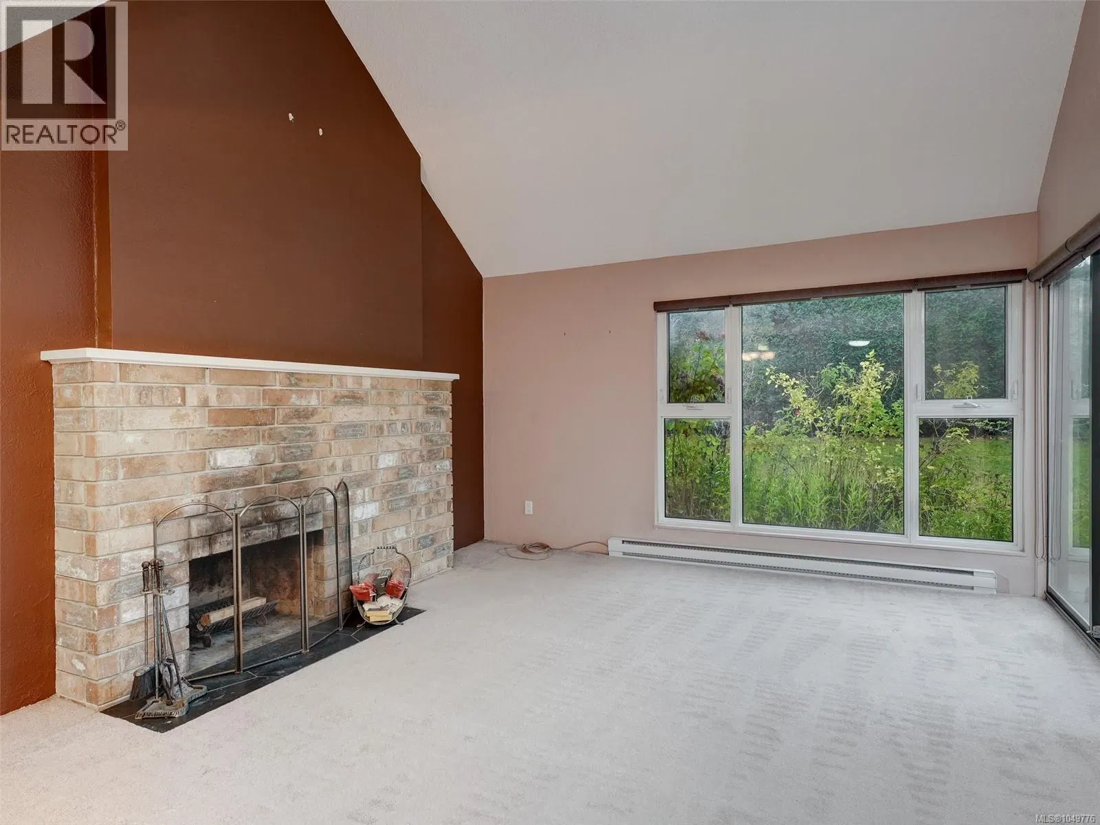 Photo 2 of 25 at #3 – 1315 Gladstone Avenue