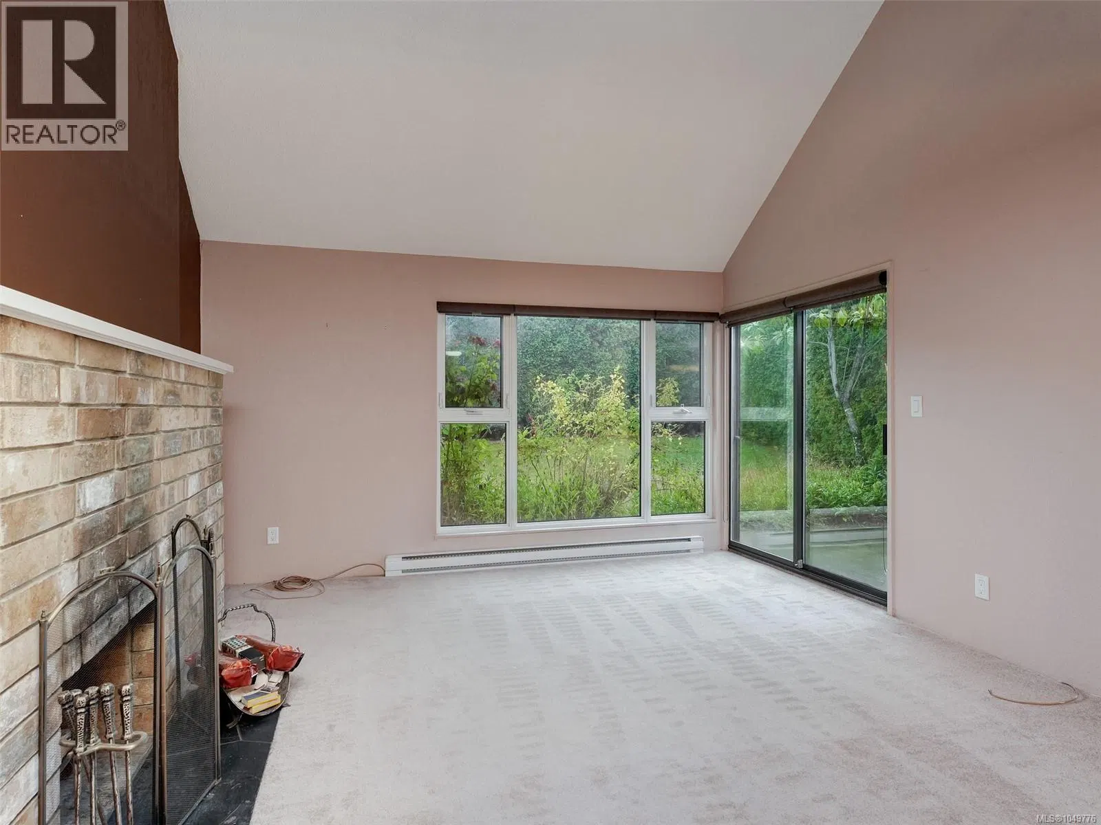 Photo 4 of 25 at #3 – 1315 Gladstone Avenue
