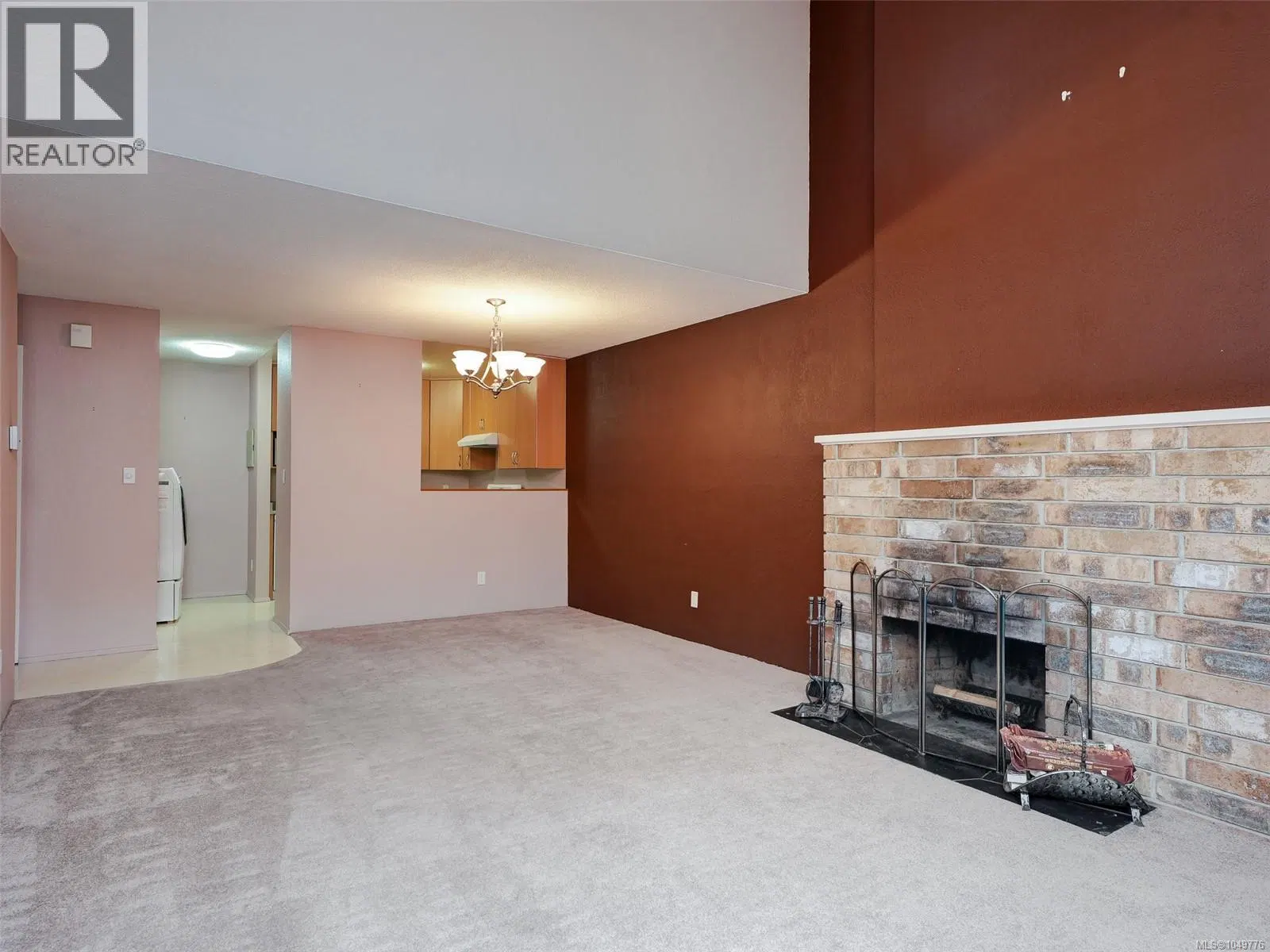Photo 5 of 25 at #3 – 1315 Gladstone Avenue