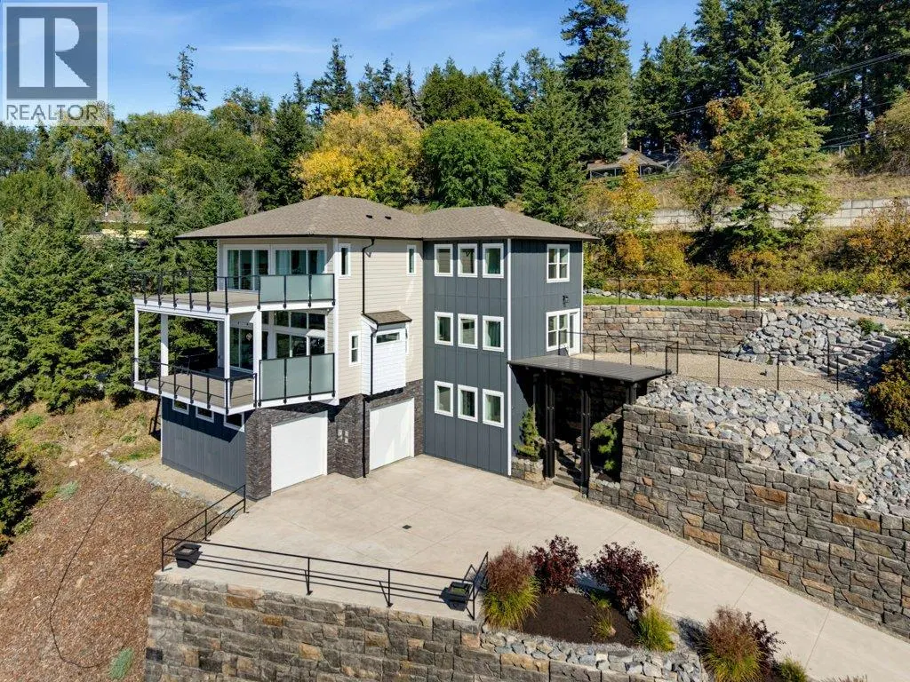 #41 – 1581 20th Street