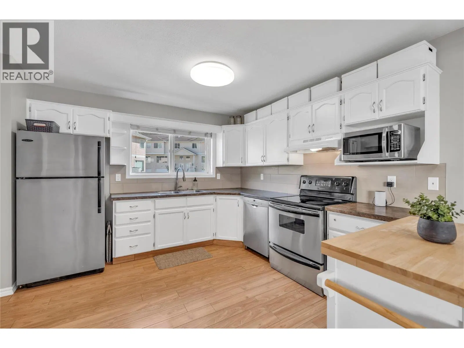 Photo 5 of 57 at #142 – 1458 Penticton Avenue