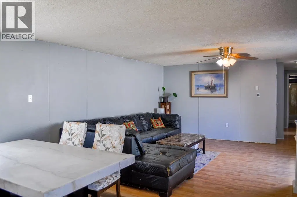 Photo 3 of 17 at 10547 101 Street