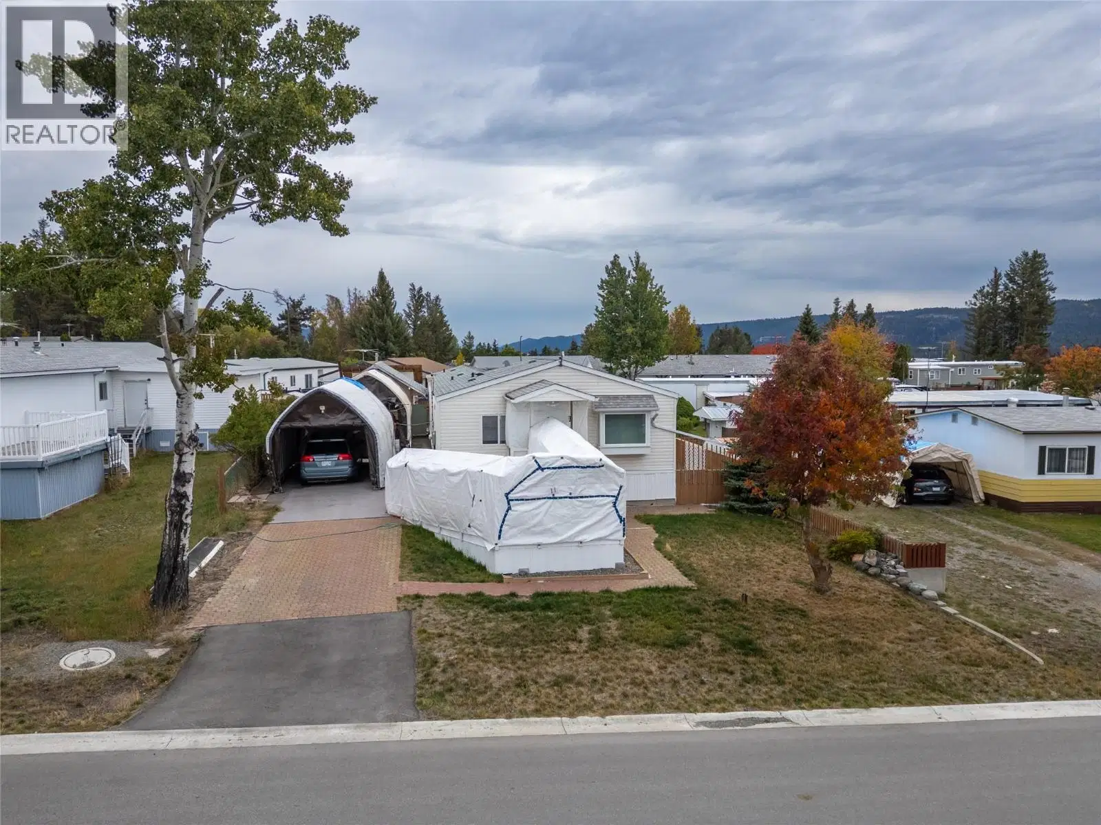 11 Topaz Crescent