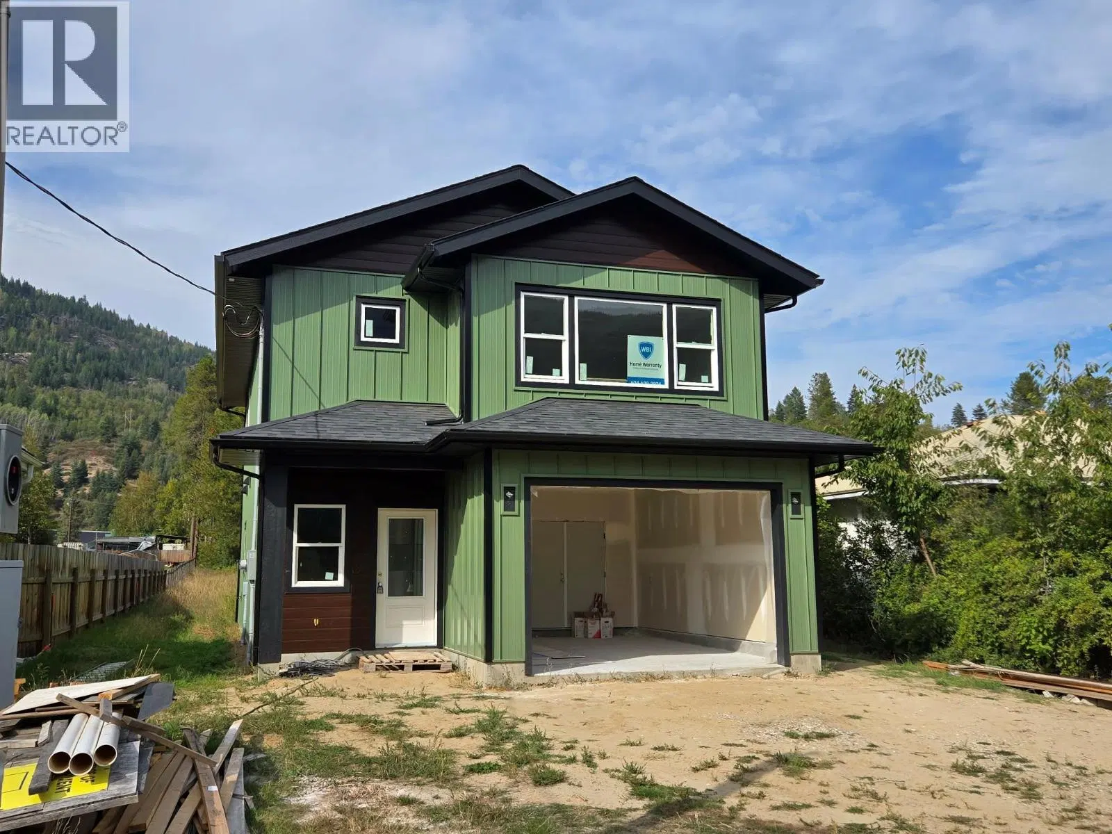 Photo 2 of 11 at 209 12th Avenue Frontage Road