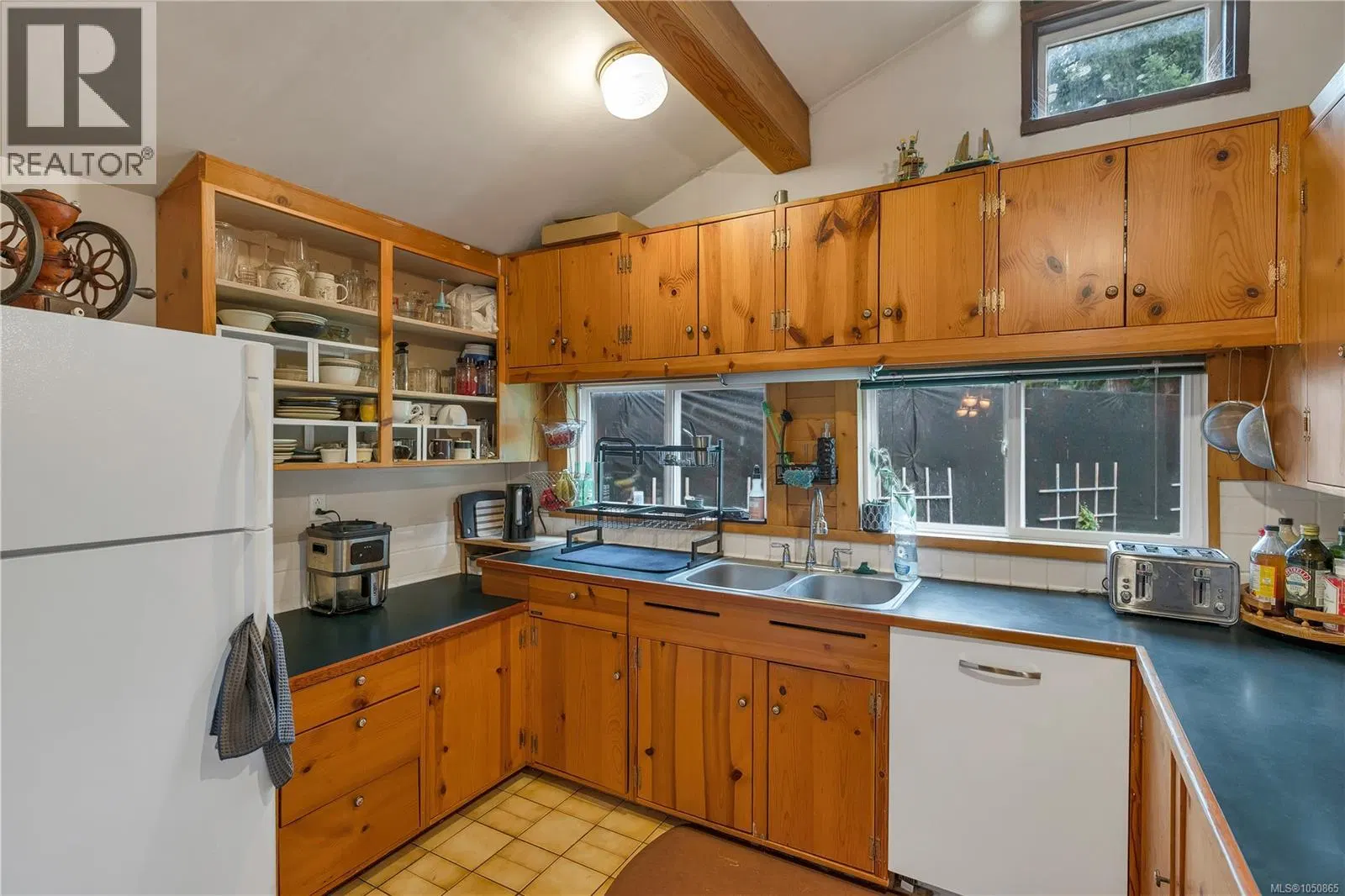 Photo 4 of 44 at 2243 Fearon Road