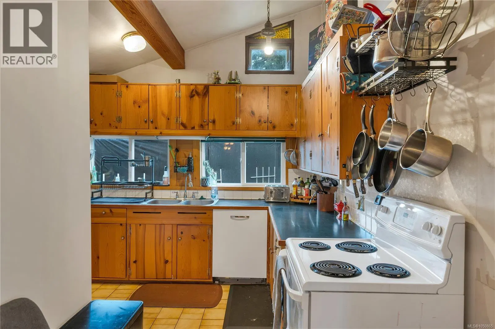 Photo 5 of 44 at 2243 Fearon Road