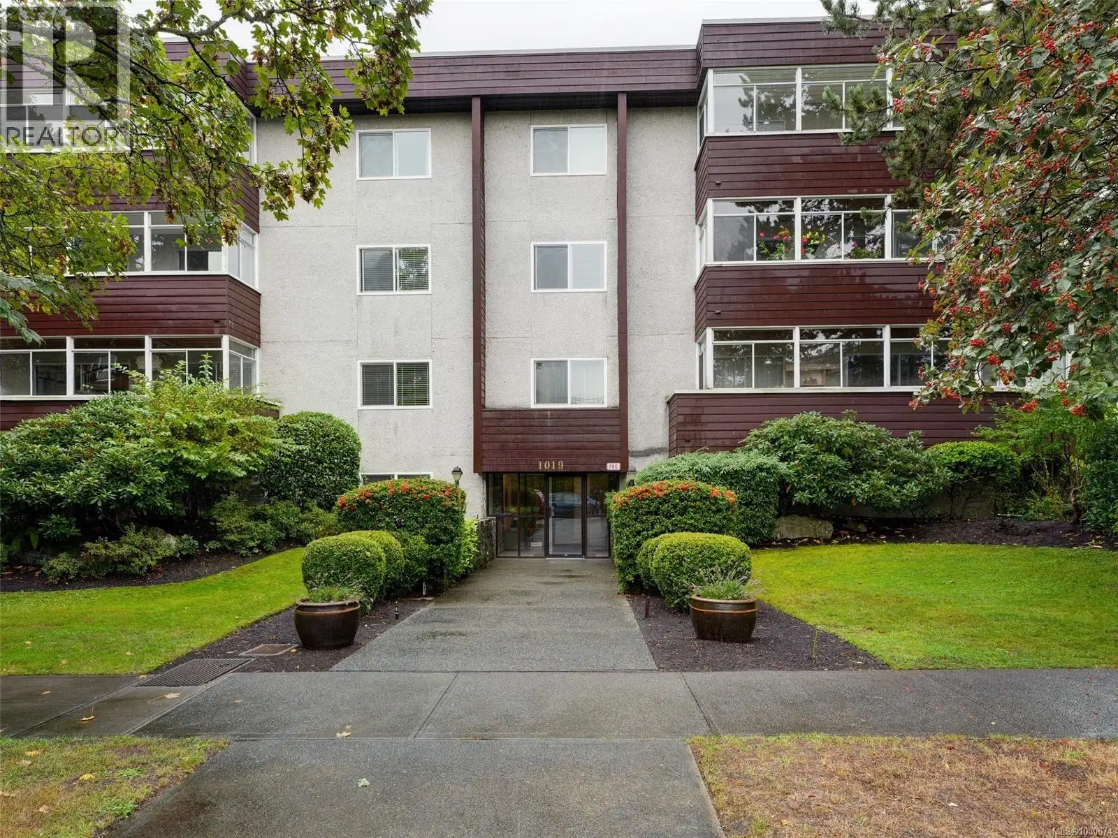 #403 – 1019 McClure Street