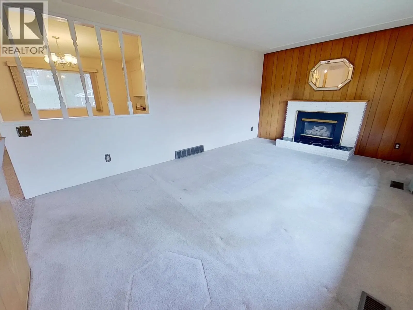Photo 5 of 29 at 1271 YORSTON Avenue