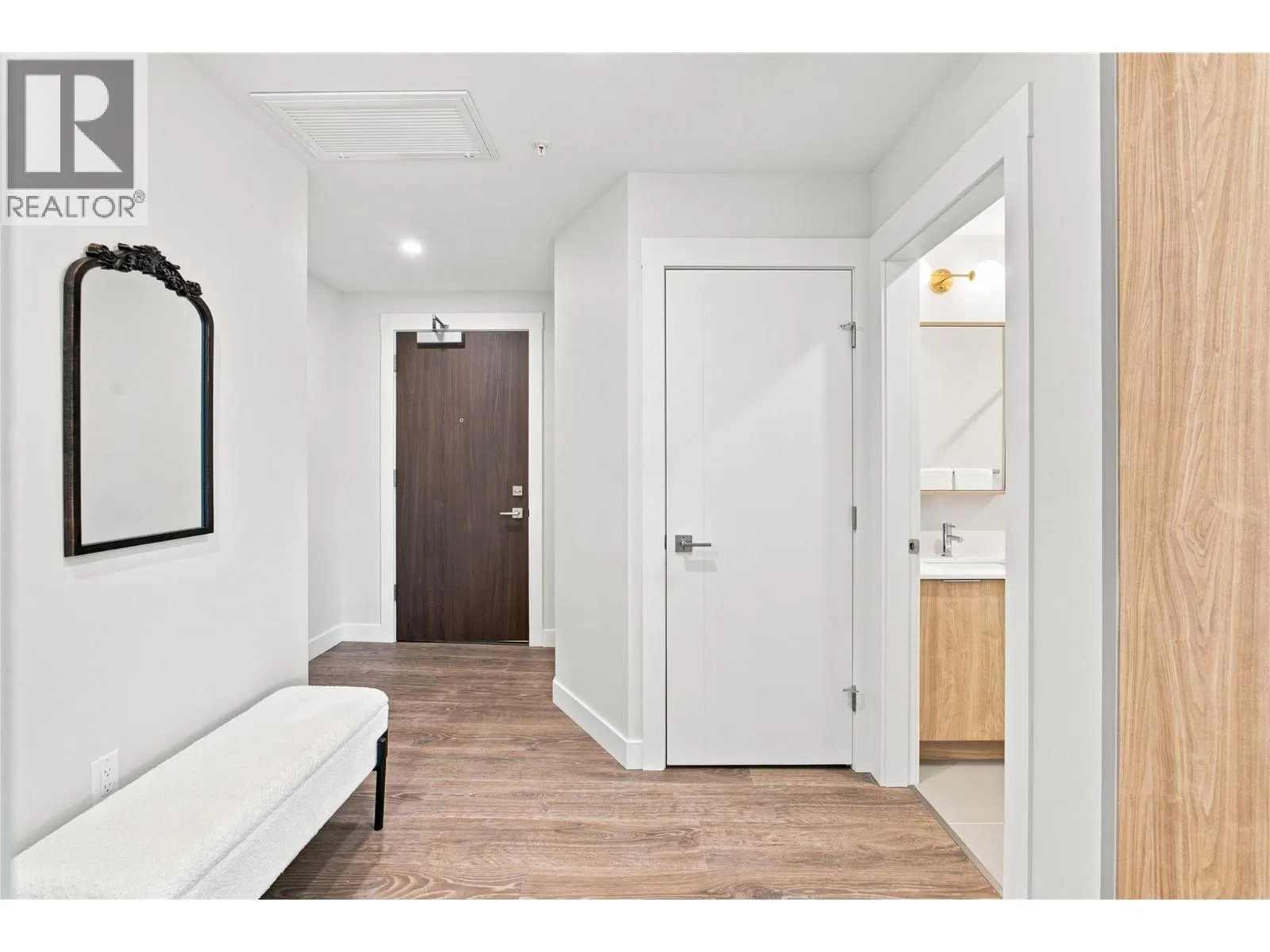 Photo 4 of 22 at #906 – 460 Nicola Street