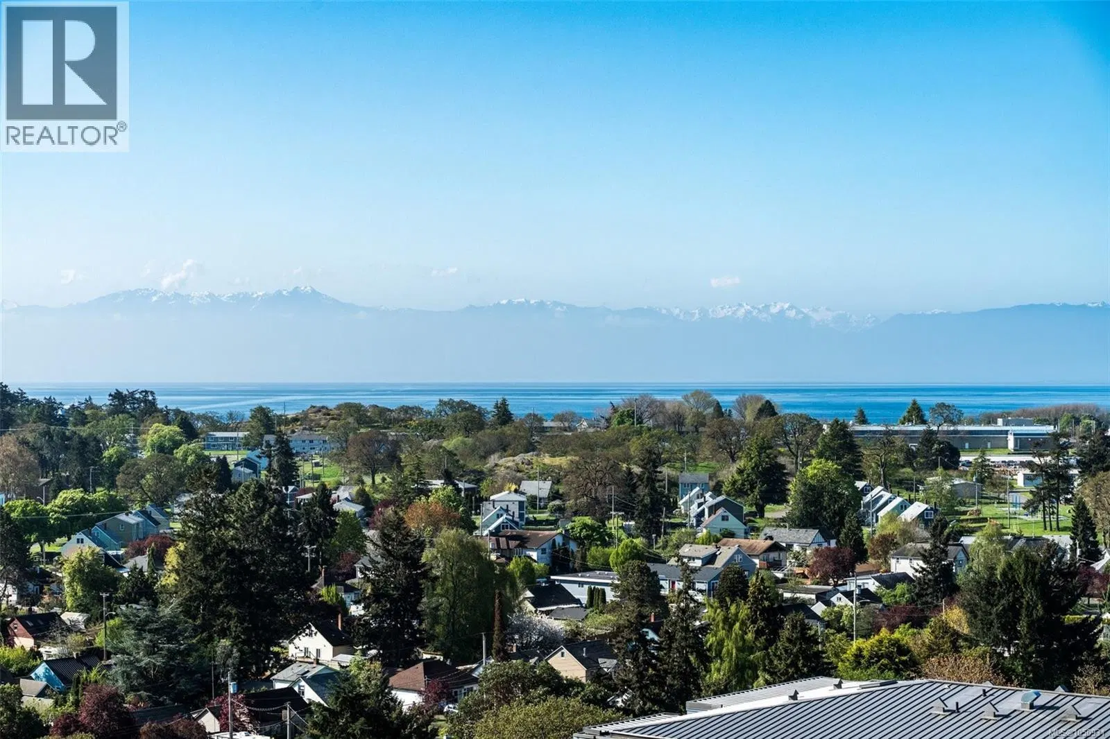 Photo 2 of 37 at #807 – 899 Esquimalt Road