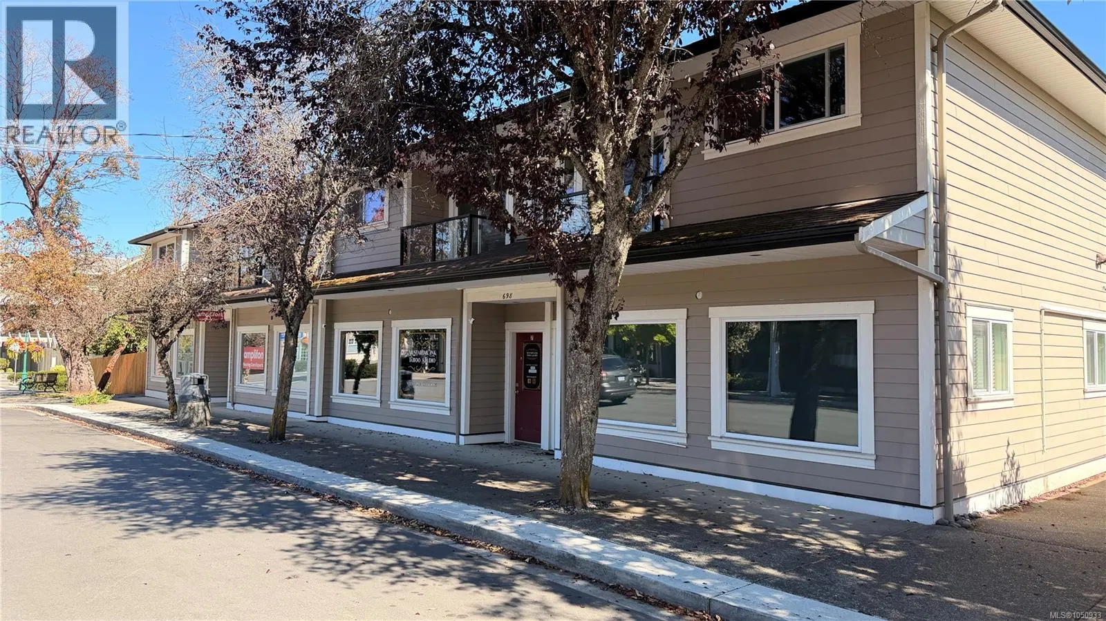 698 Beach Road