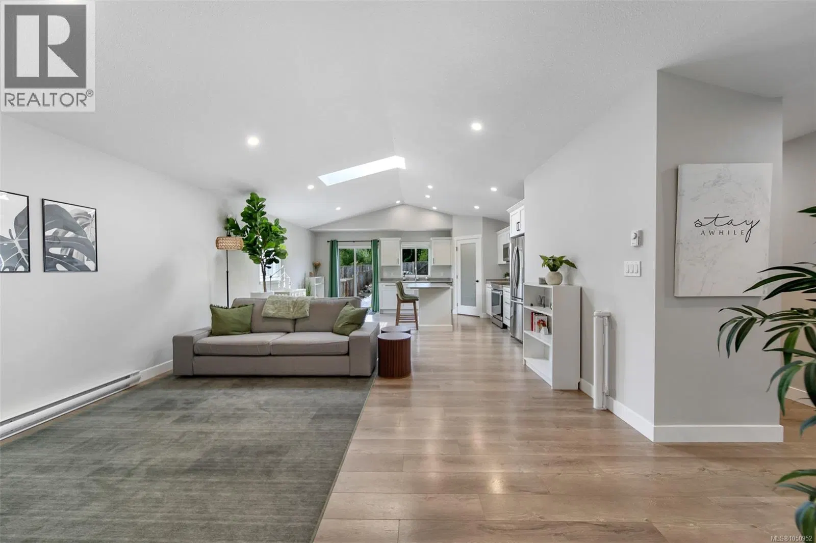 Photo 4 of 41 at 3177 Fernwood Lane