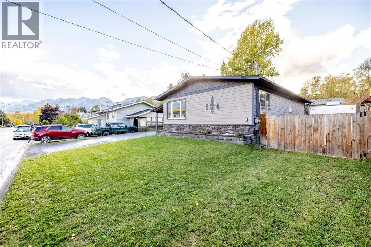 Photo 5 of 79 at 36 Mt Trinity Avenue