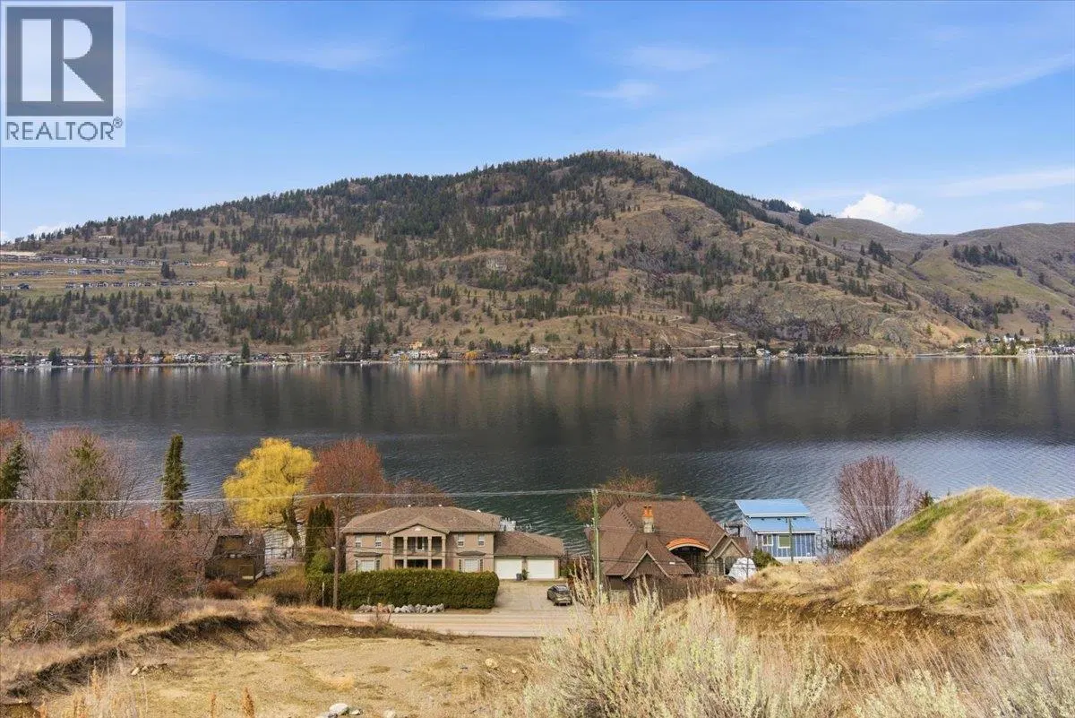 Photo 3 of 19 at 8354 Okanagan Landing Road