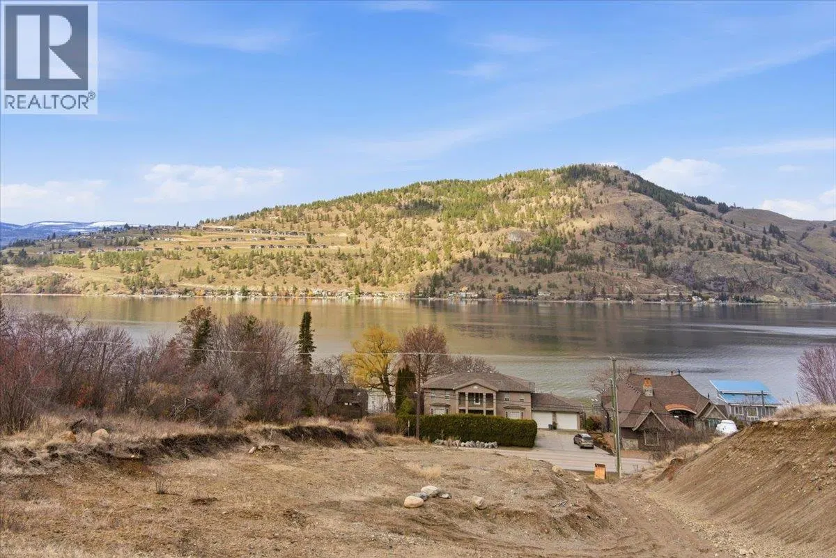 Photo 4 of 19 at 8354 Okanagan Landing Road