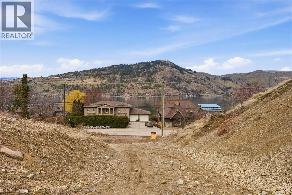 Photo 5 of 19 at 8354 Okanagan Landing Road