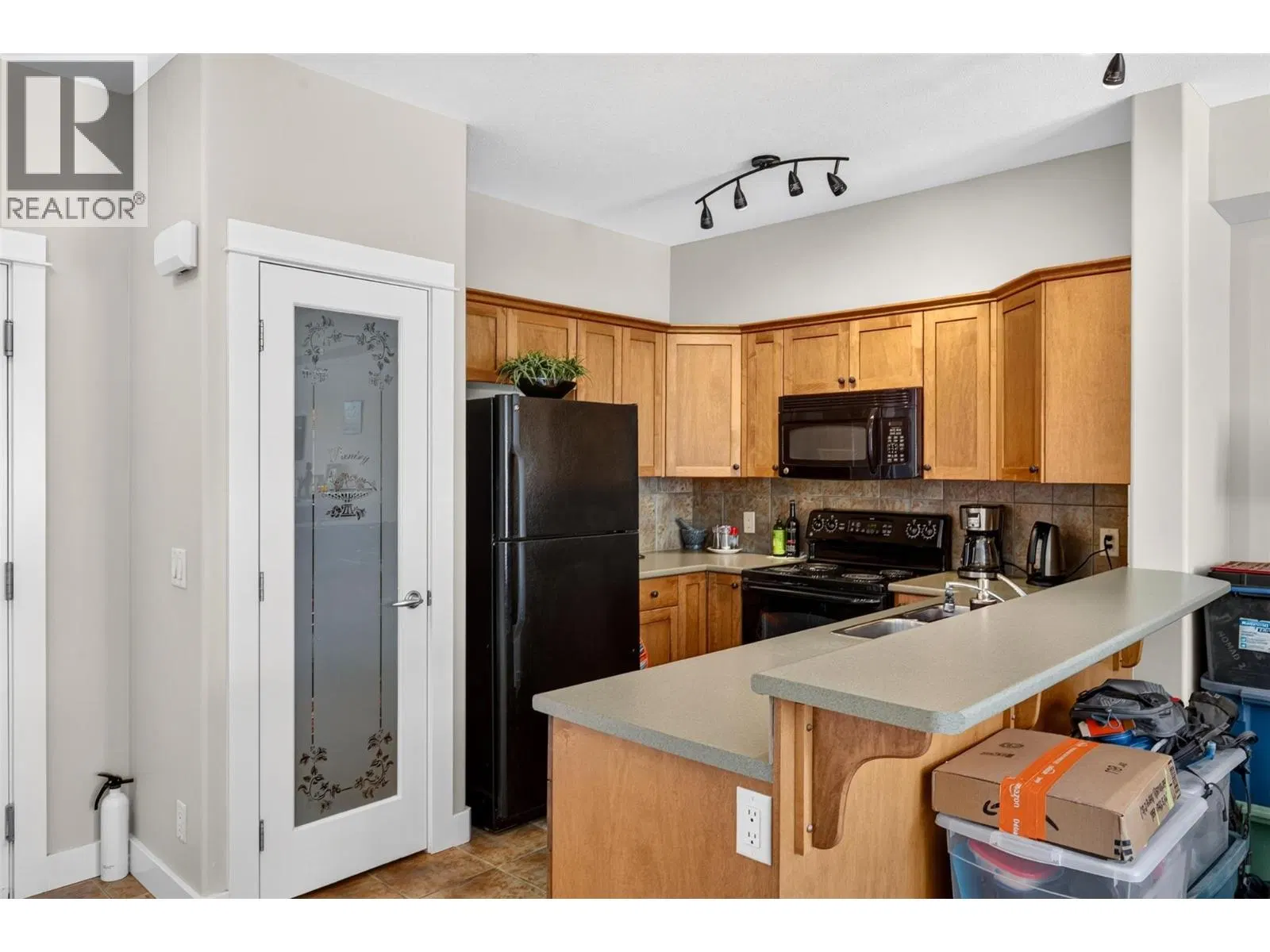 Photo 2 of 33 at #217 – 2551 Shoreline Drive