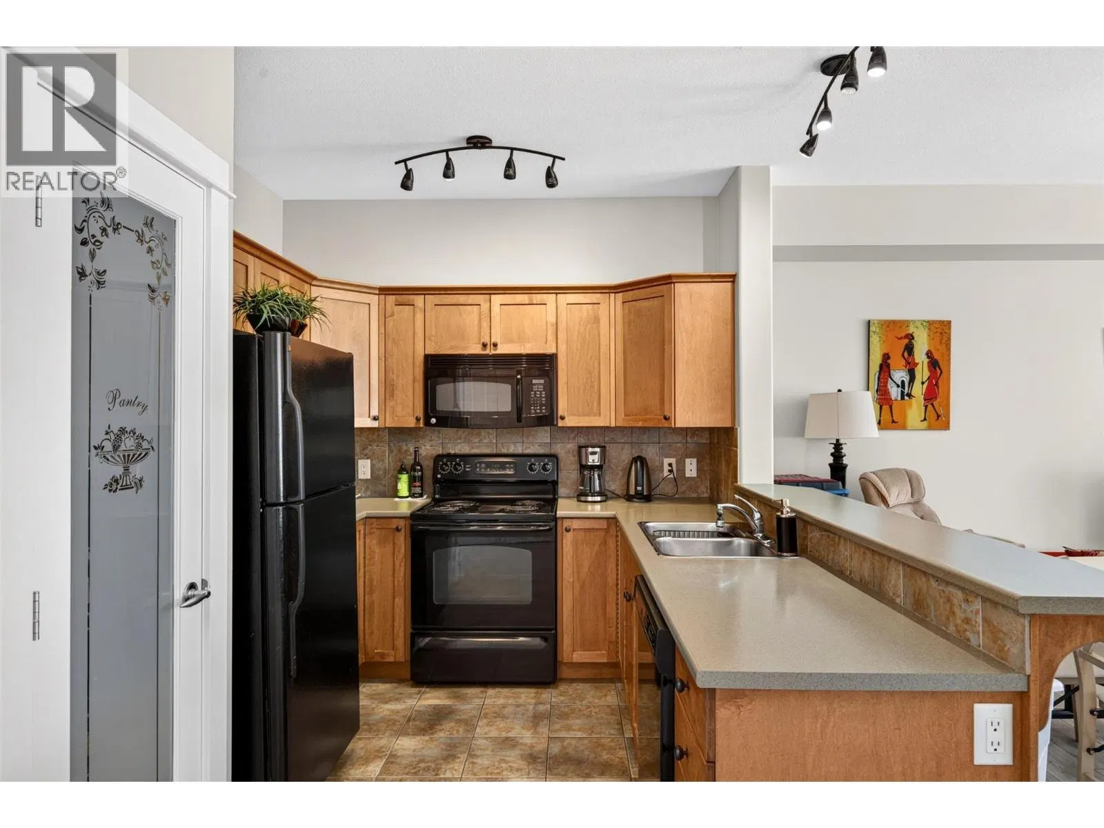 Photo 3 of 33 at #217 – 2551 Shoreline Drive