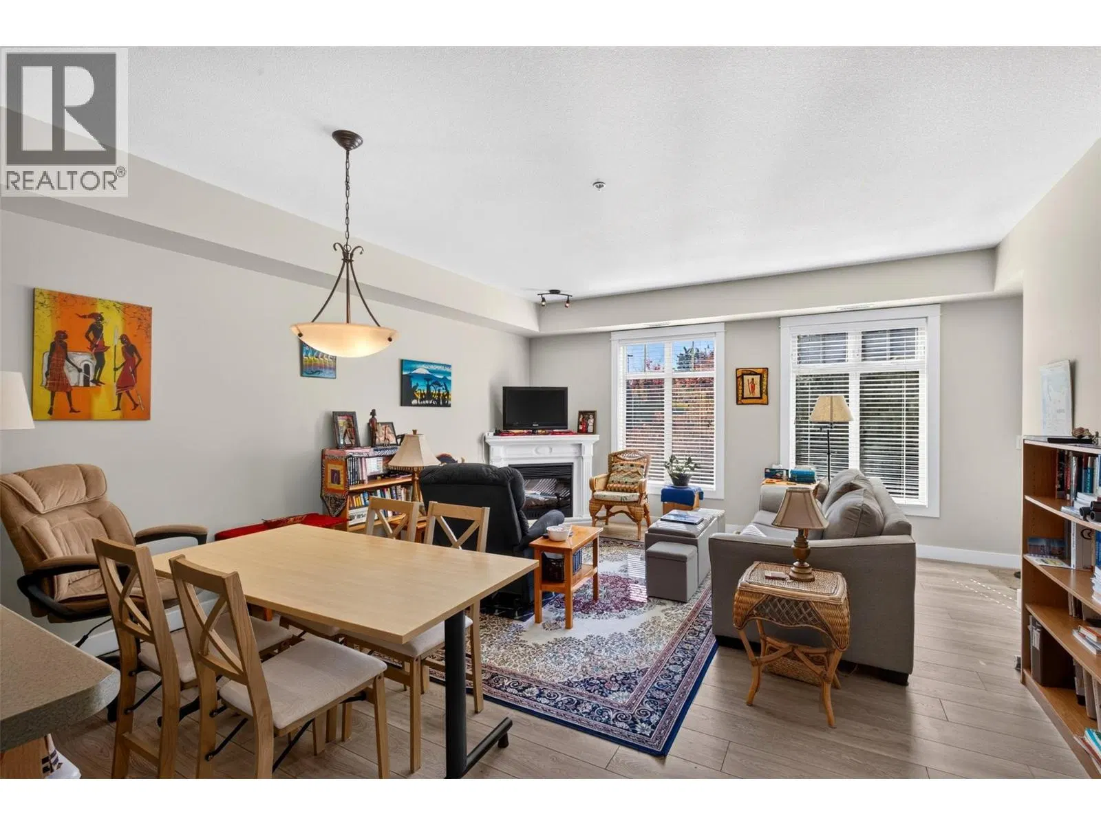 Photo 4 of 33 at #217 – 2551 Shoreline Drive