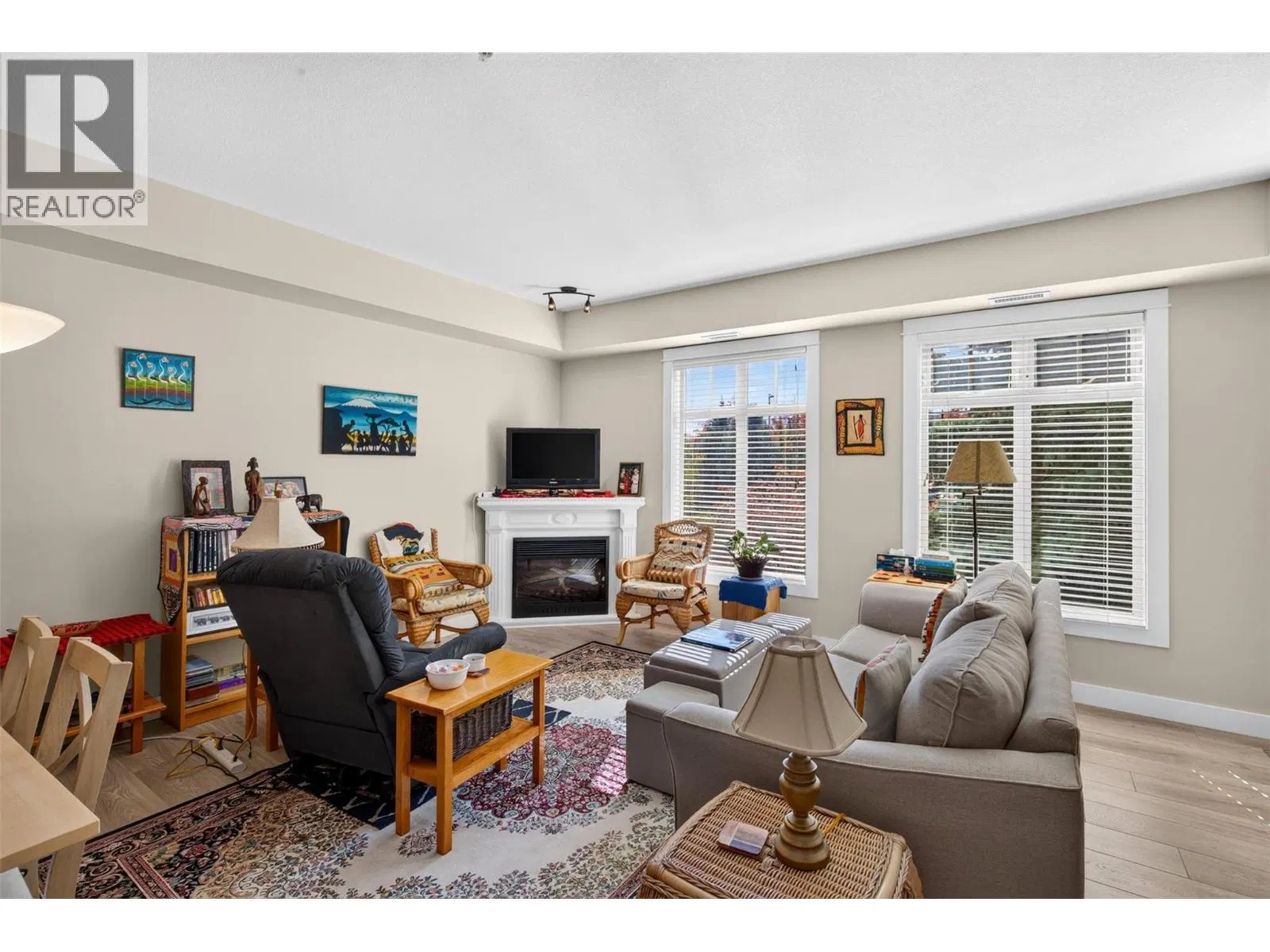 Photo 5 of 33 at #217 – 2551 Shoreline Drive