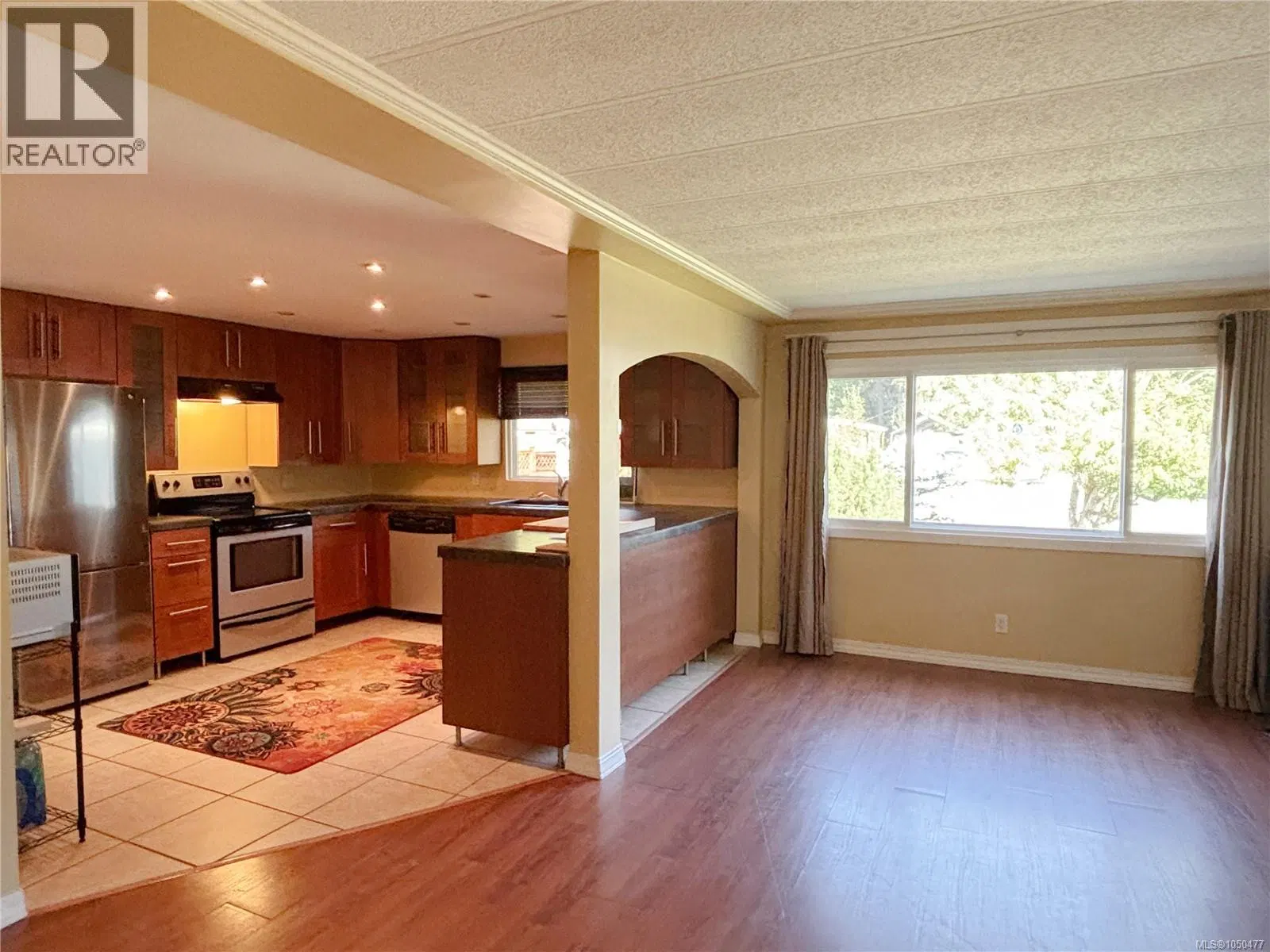 Photo 4 of 25 at 603 Conuma Drive