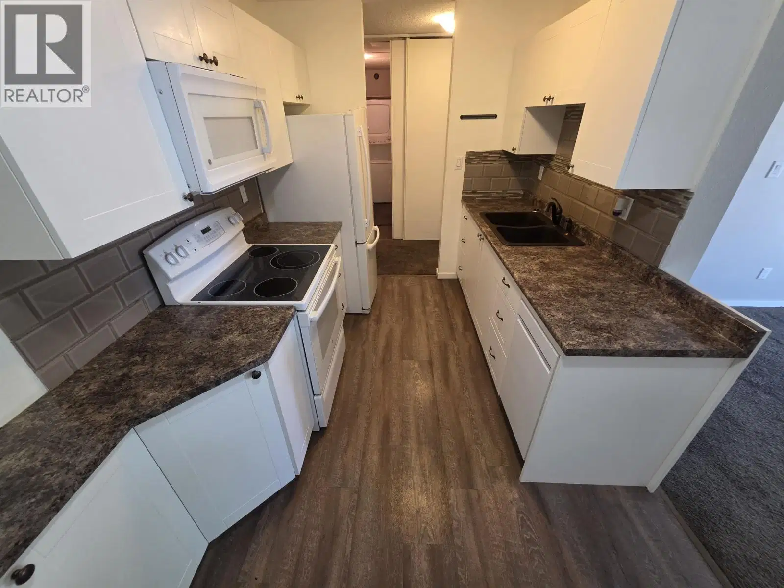 #2203 – 2607 PEAR Street