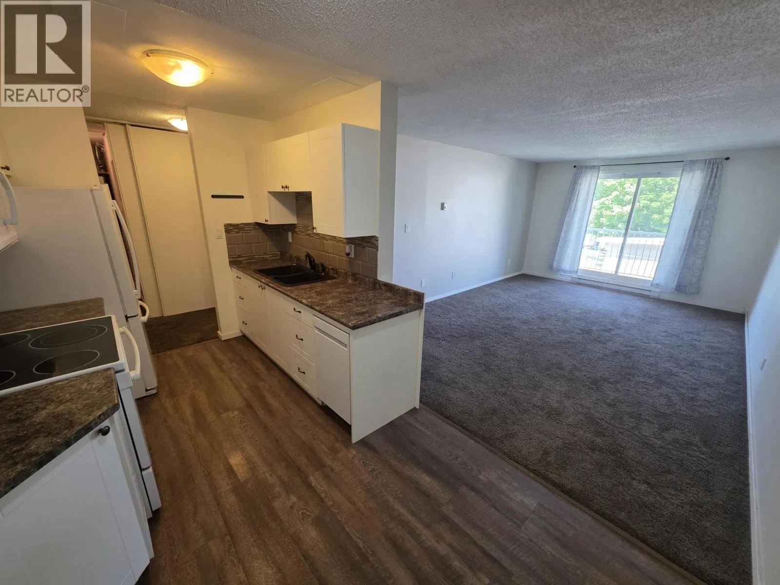 Photo 2 of 17 at #2203 – 2607 PEAR Street