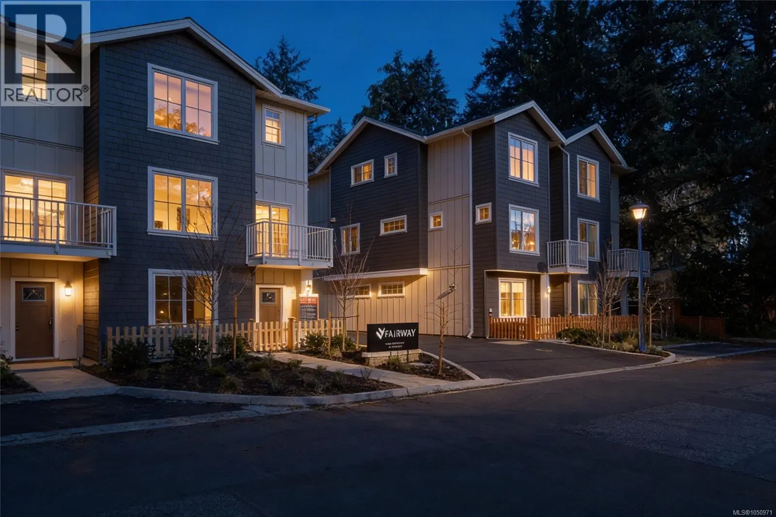 #109 – 2770 Vantilburg Crescent
