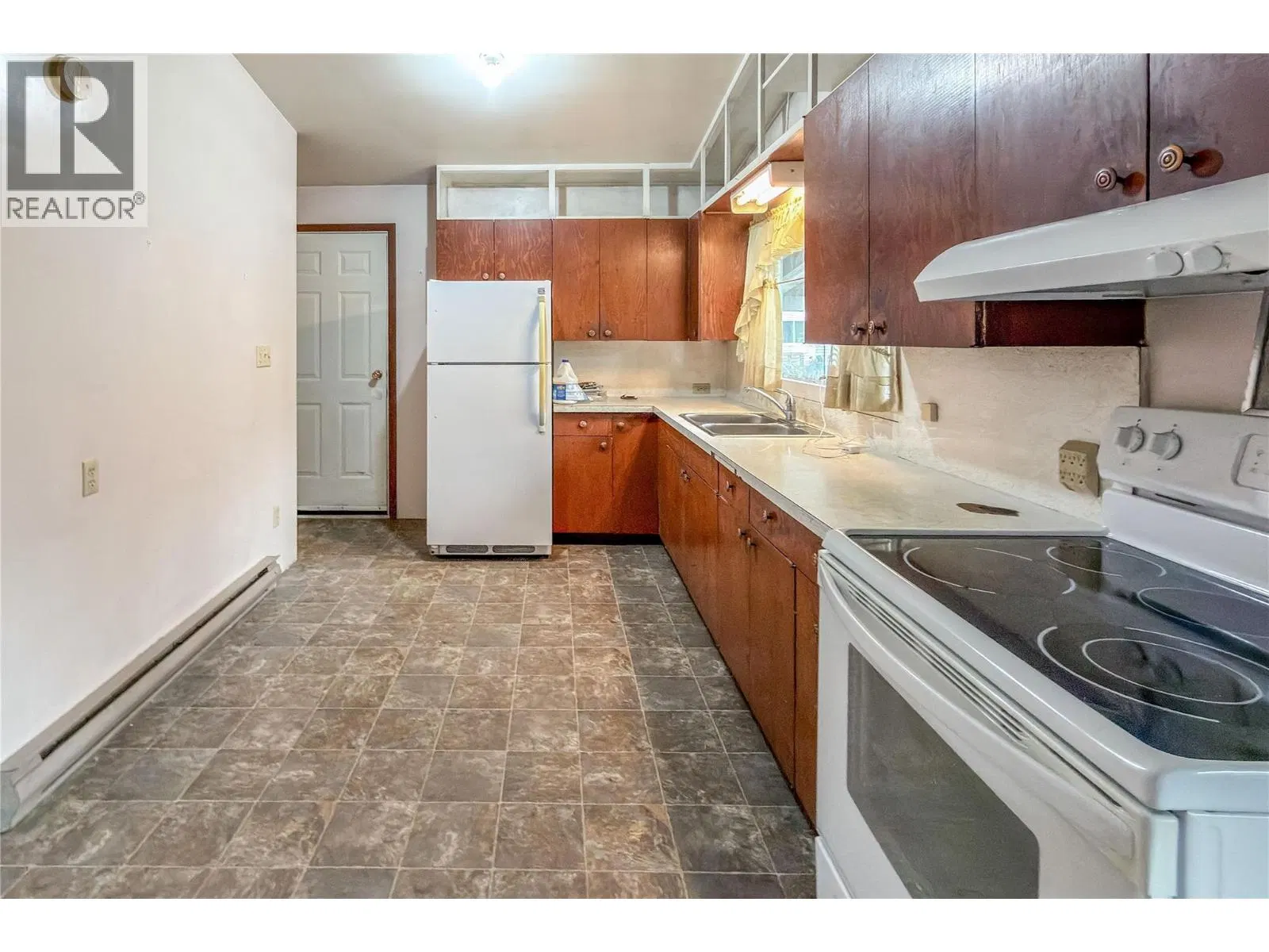 Photo 4 of 43 at 909 Ryter Road