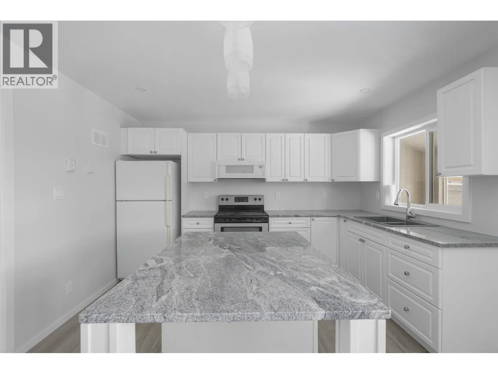 Photo 5 of 22 at 15 GANNET Crescent