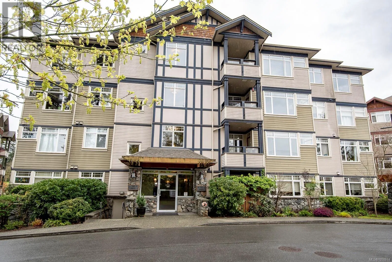 Photo 1 of 41 at #302D – 1115 Craigflower Road