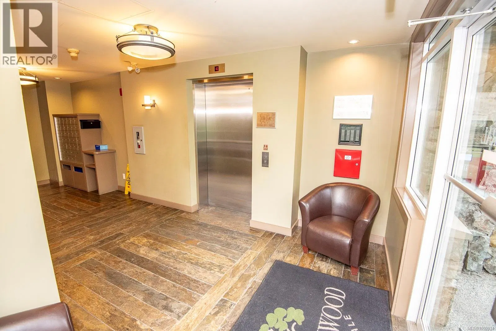 Photo 3 of 41 at #302D – 1115 Craigflower Road