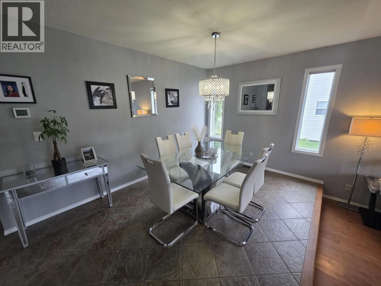 Photo 5 of 35 at 4931 HUNDAL Drive