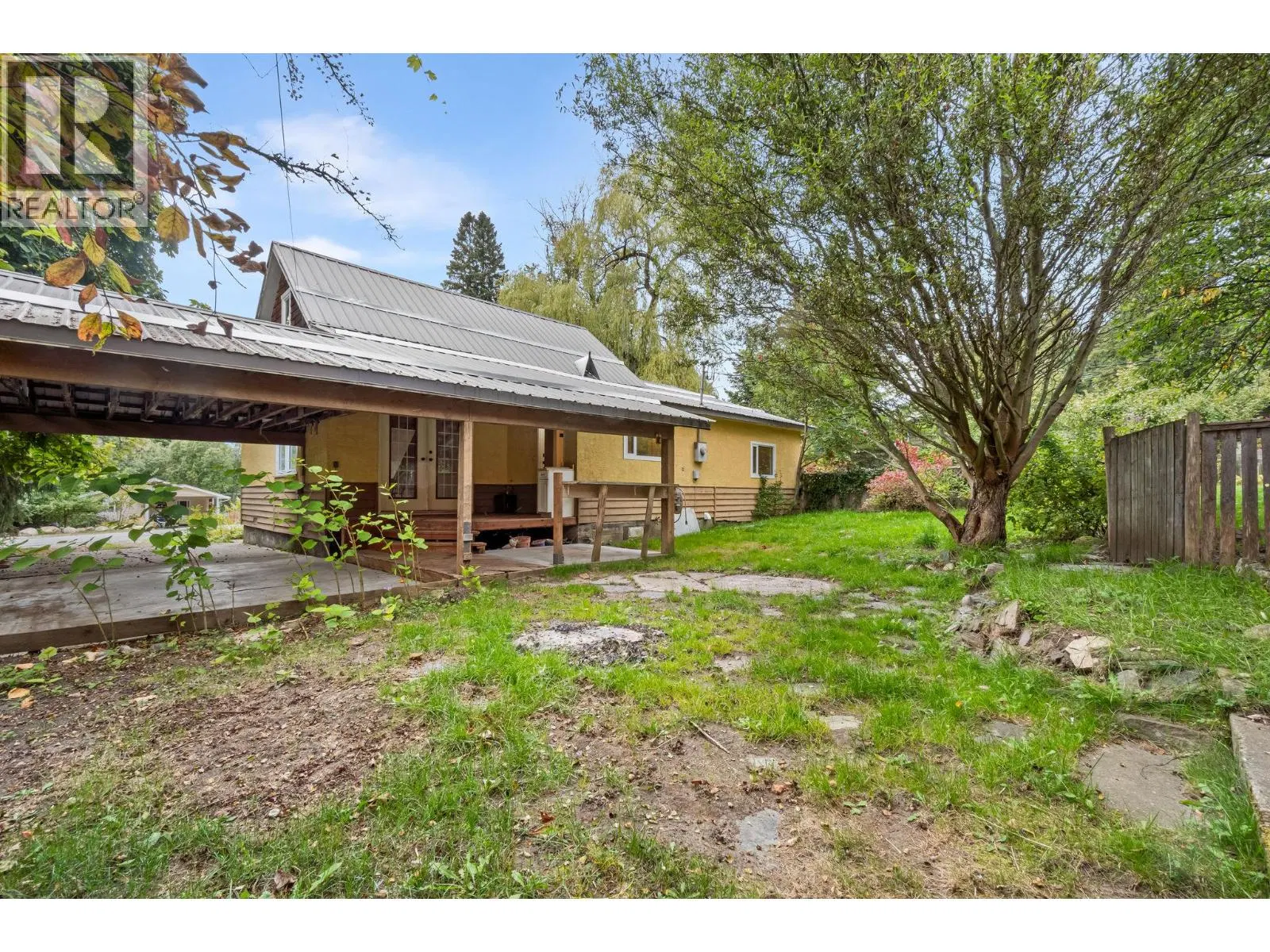 Photo 2 of 31 at 309 1st Avenue