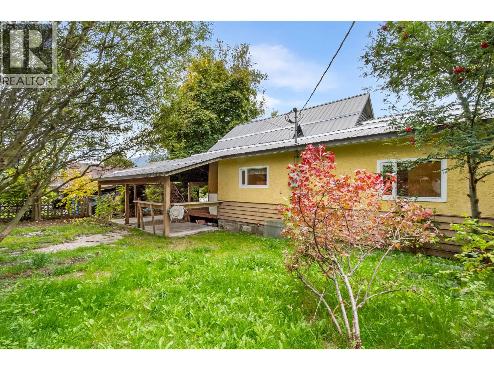 Photo 3 of 31 at 309 1st Avenue