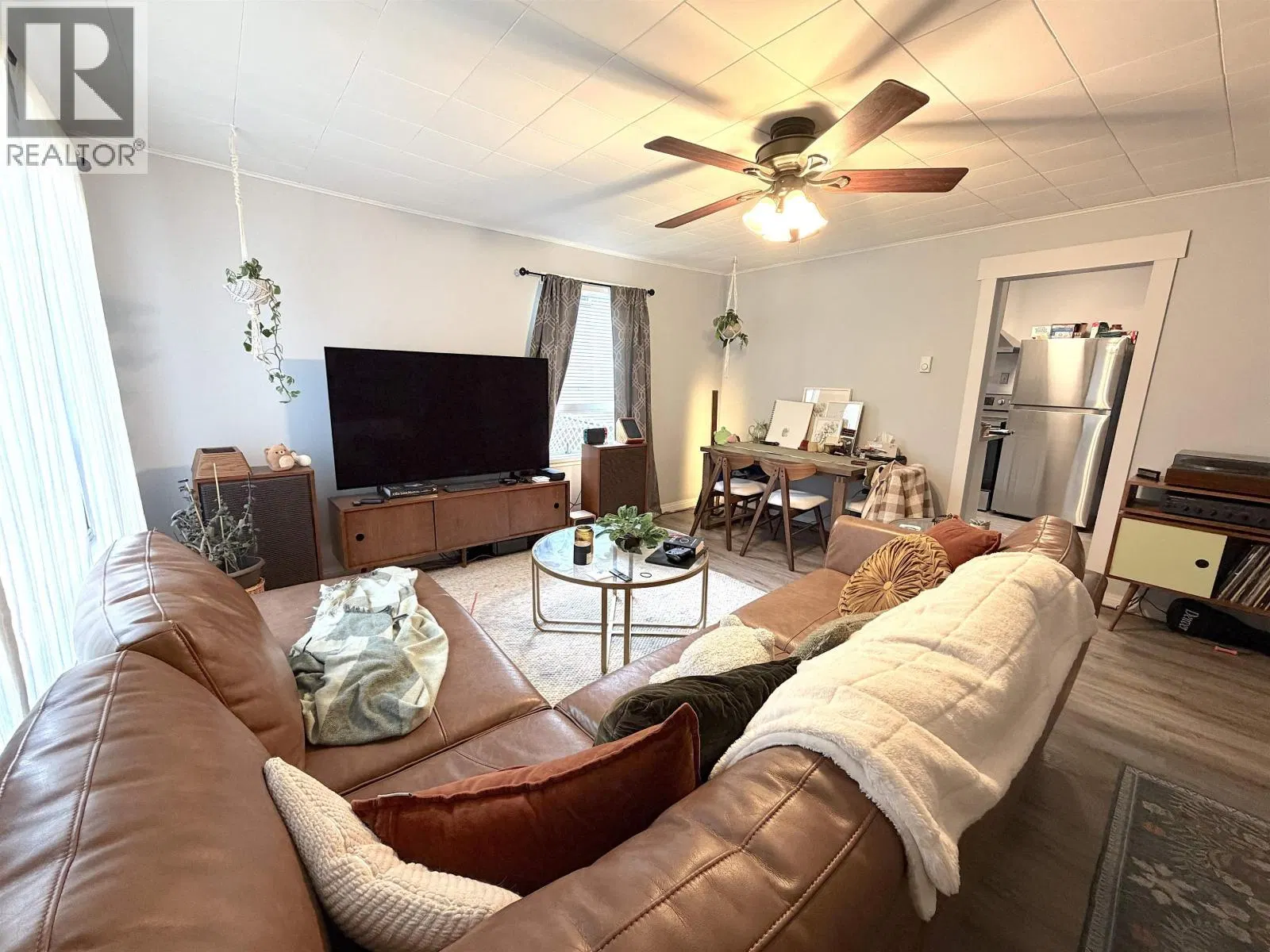 Photo 3 of 20 at 653 8TH Avenue
