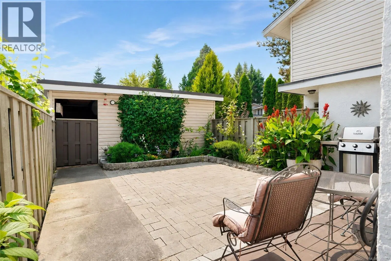 Photo 2 of 31 at #27 – 610 McKenzie Avenue