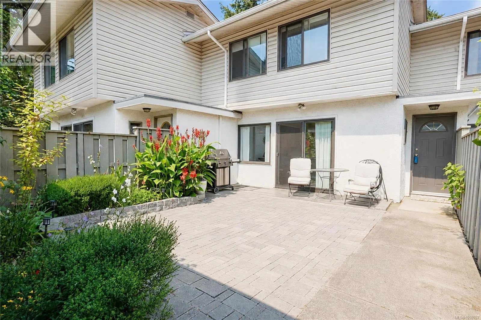 Photo 3 of 31 at #27 – 610 McKenzie Avenue