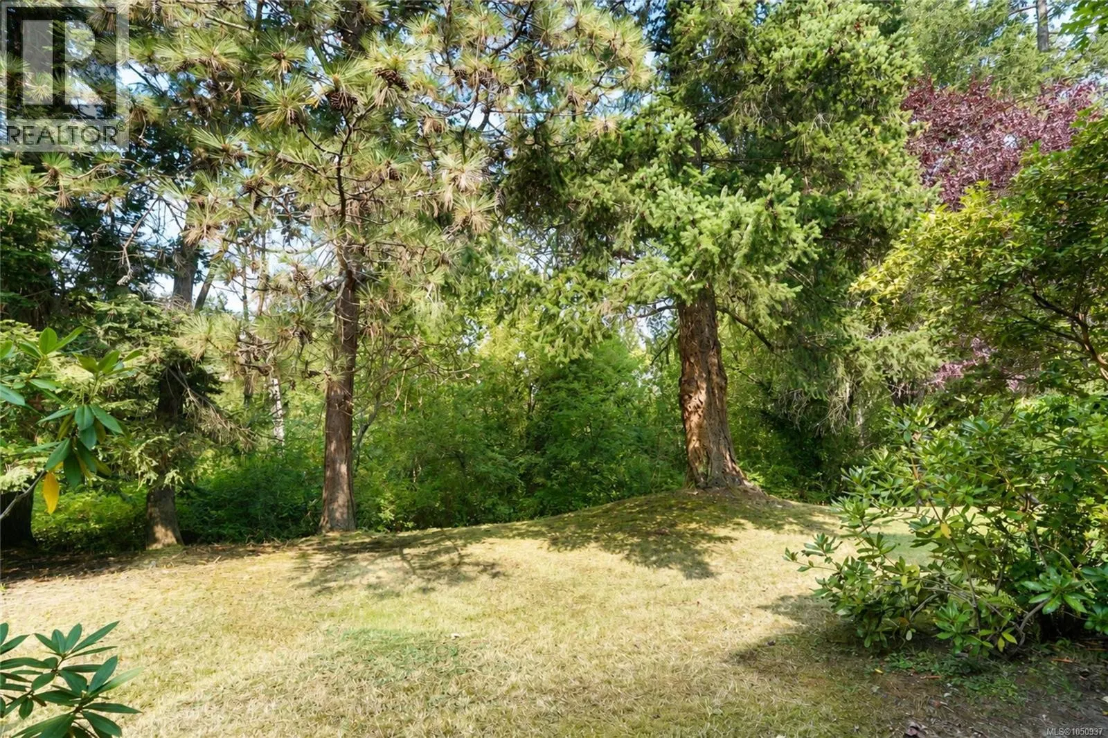 Photo 5 of 31 at #27 – 610 McKenzie Avenue