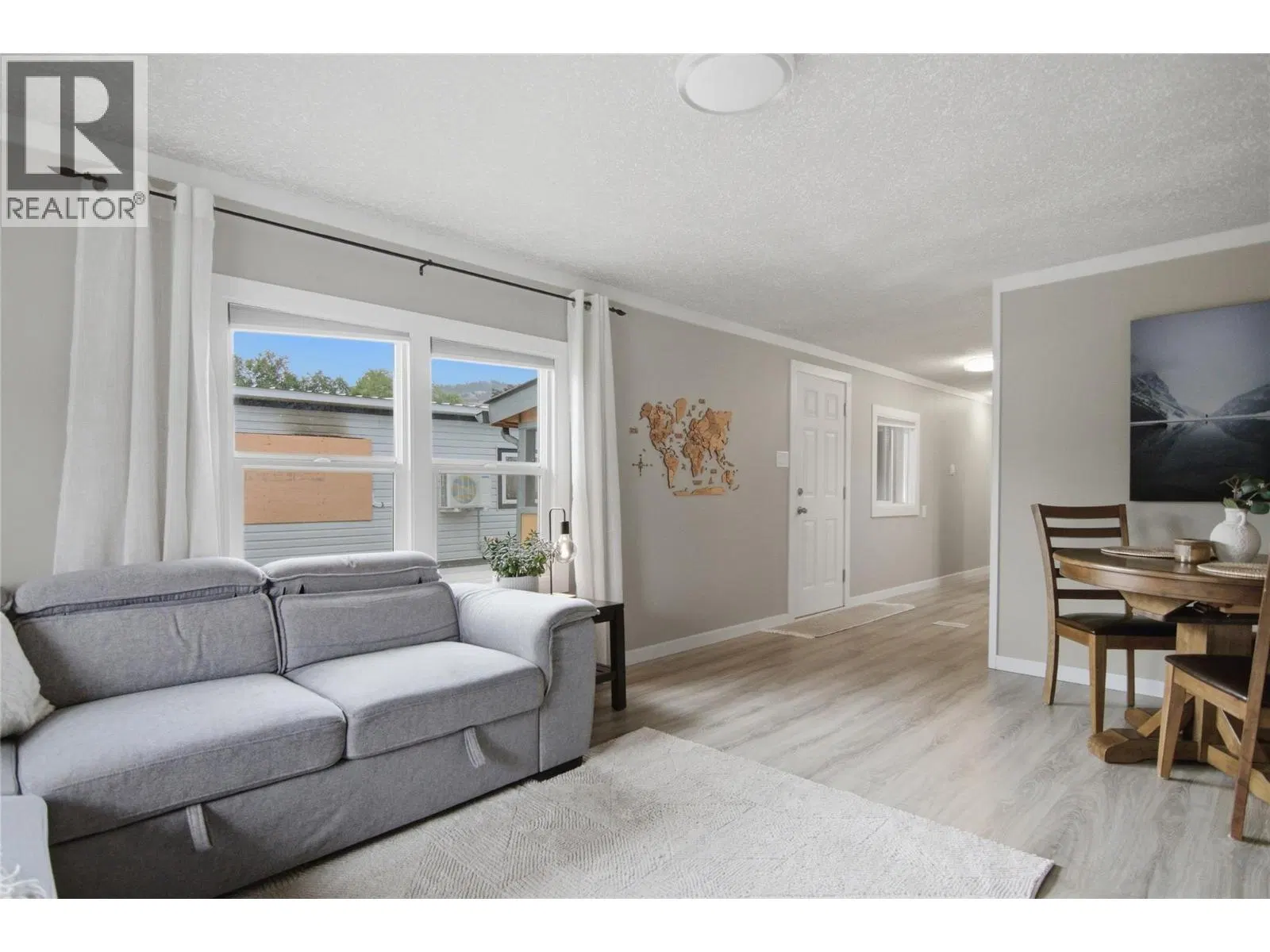 Photo 5 of 37 at #44E – 44 EDWARD Street