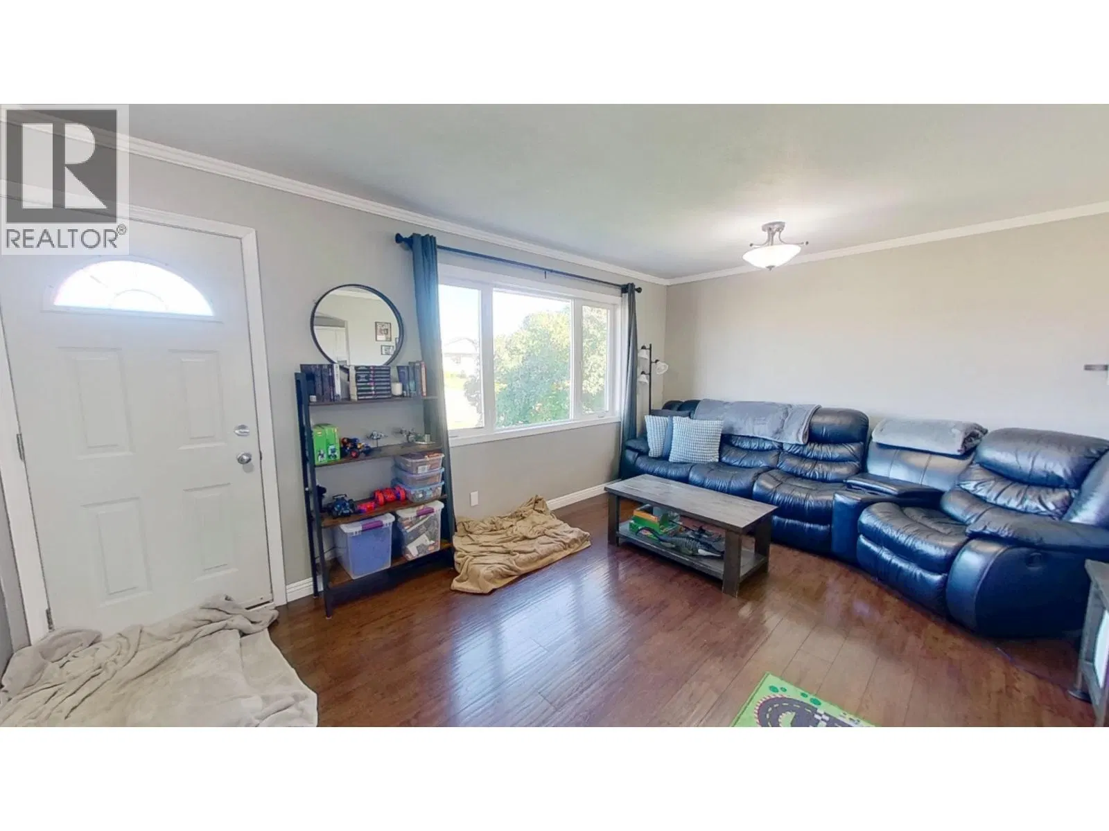 Photo 4 of 31 at 9203 108 Avenue