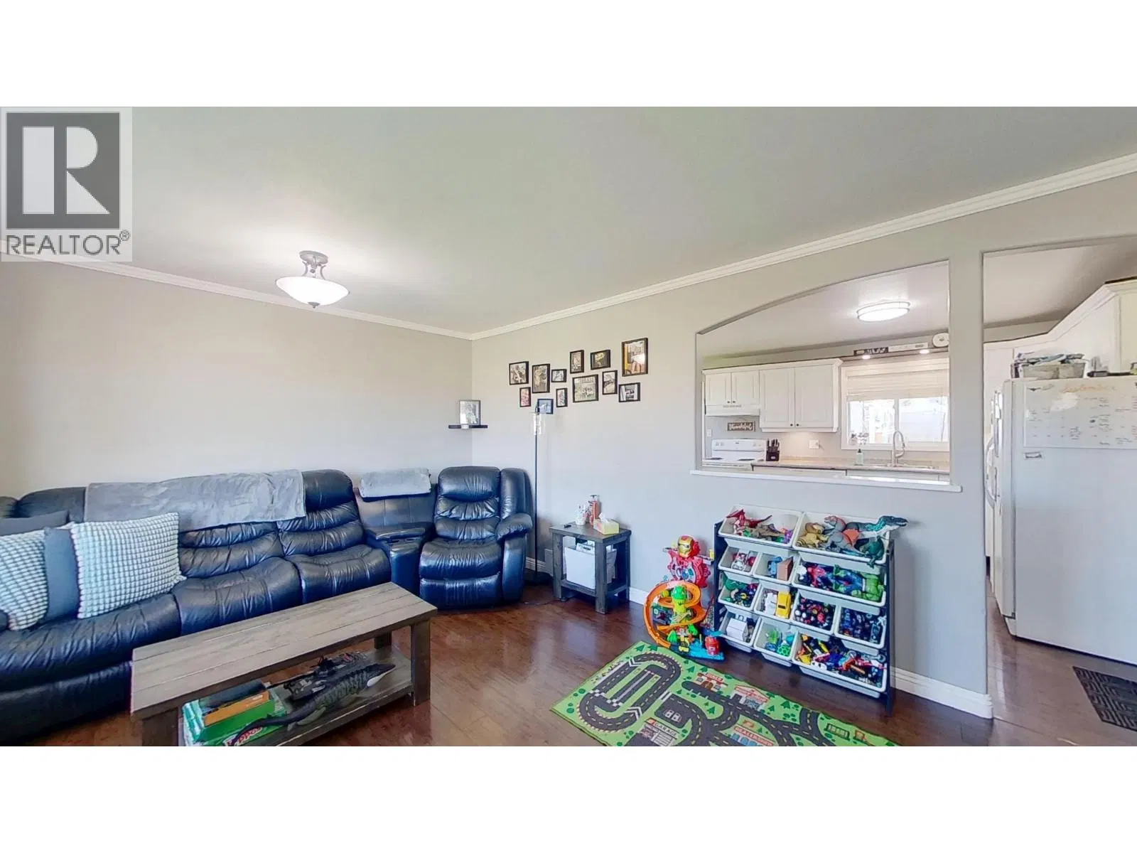 Photo 5 of 31 at 9203 108 Avenue