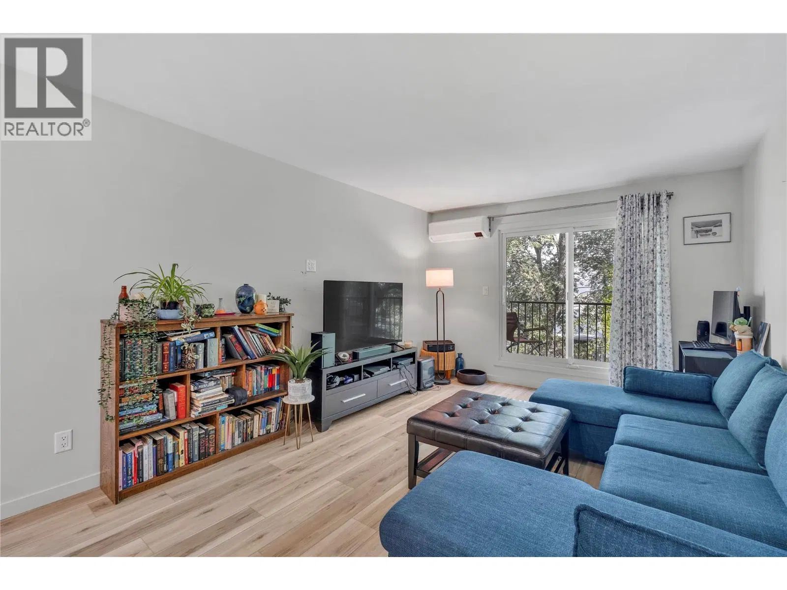 Photo 3 of 21 at #309 – 922 Dynes Avenue