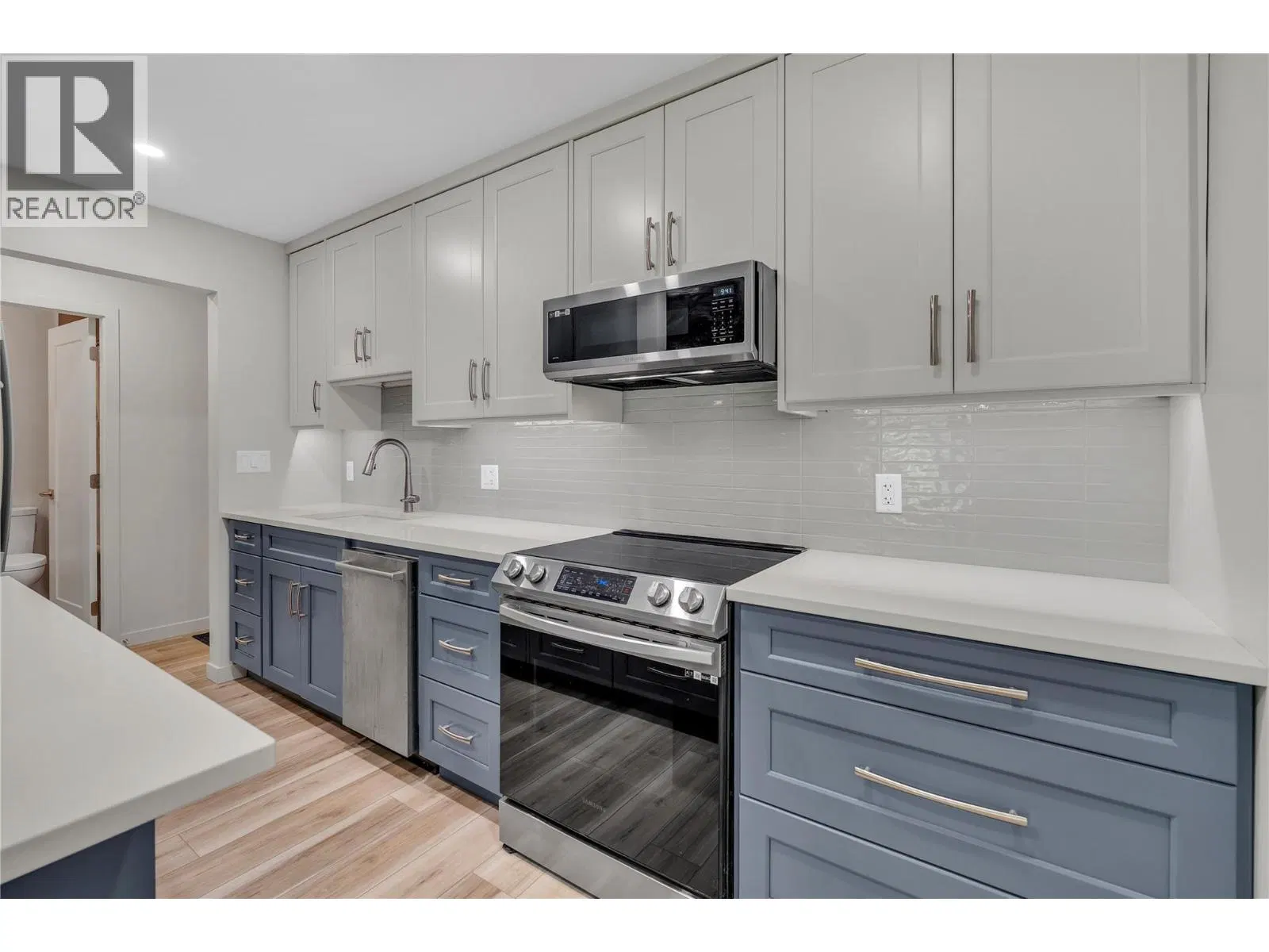 Photo 5 of 21 at #309 – 922 Dynes Avenue