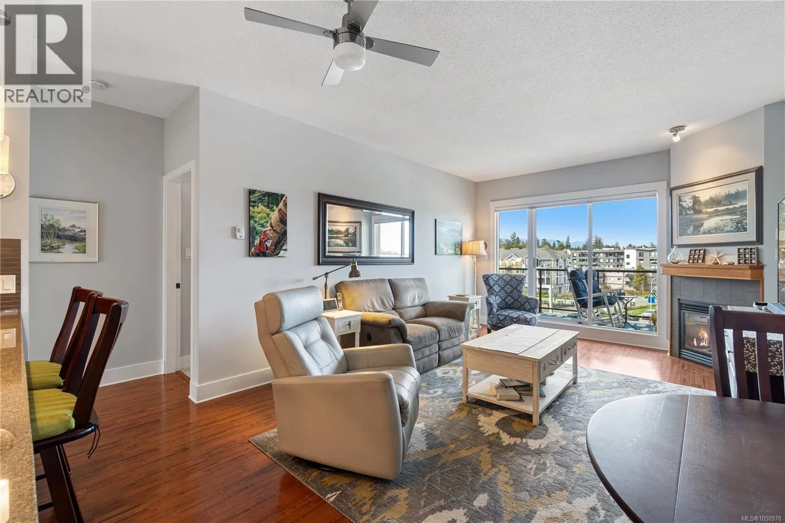 Photo 4 of 49 at #607 – 194 Beachside Drive