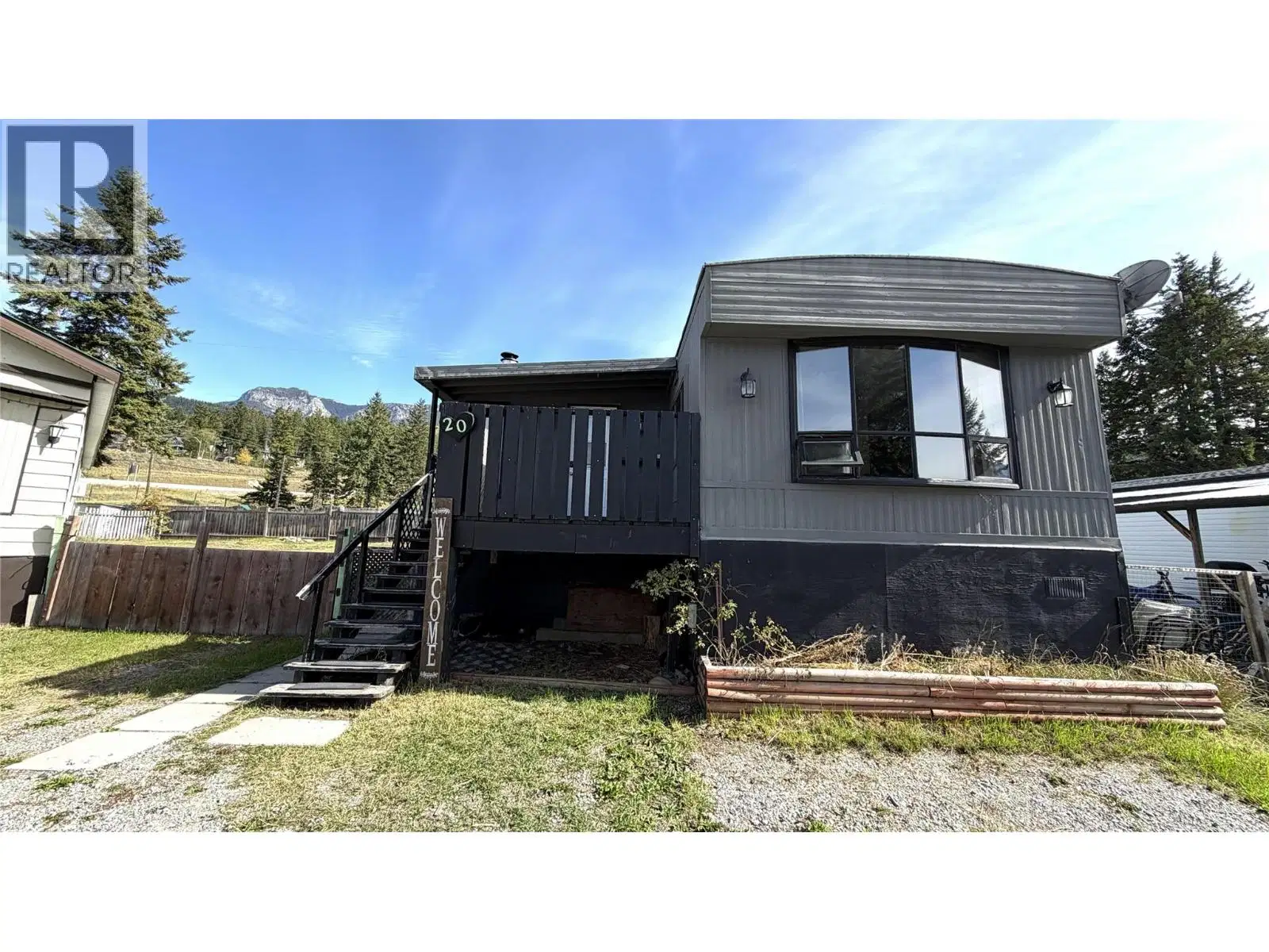 #20 – 1422 GOLDEN VIEW Road